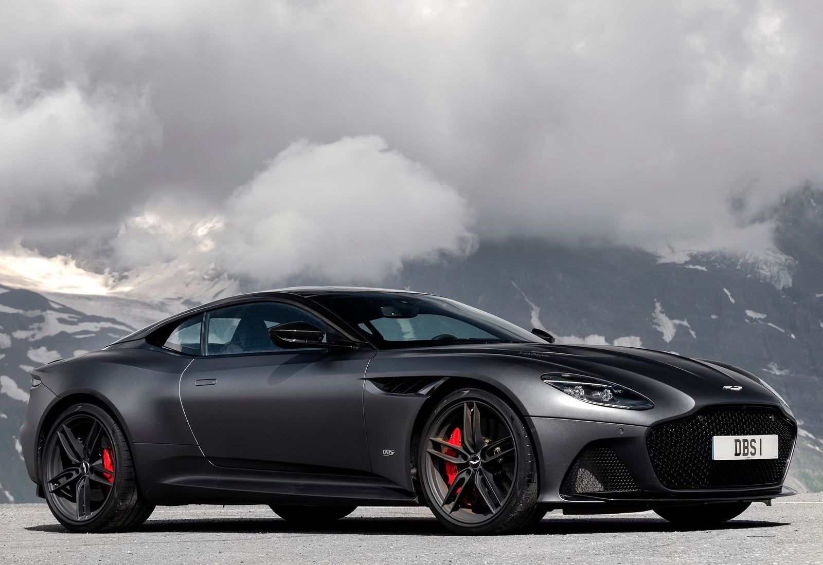 Aston Martin Dbs Superleggera Volante Wallpapers