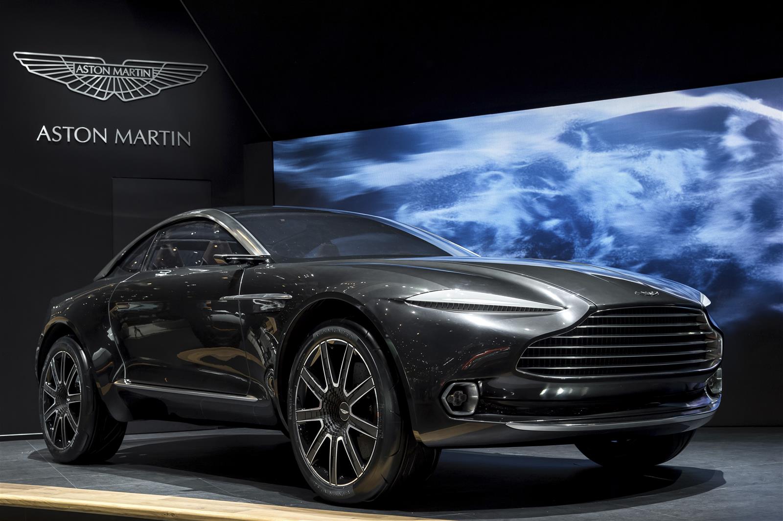 Aston Martin Dbx Wallpapers