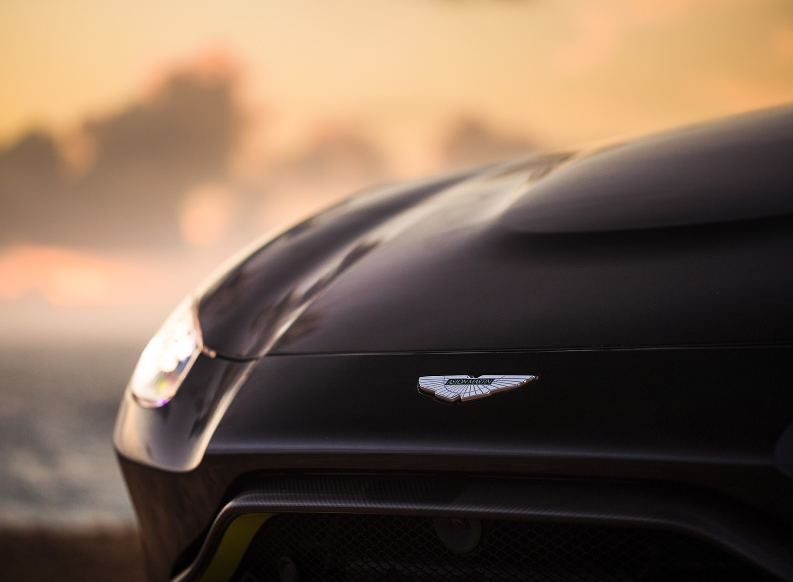 Aston Martin Logo Wallpapers