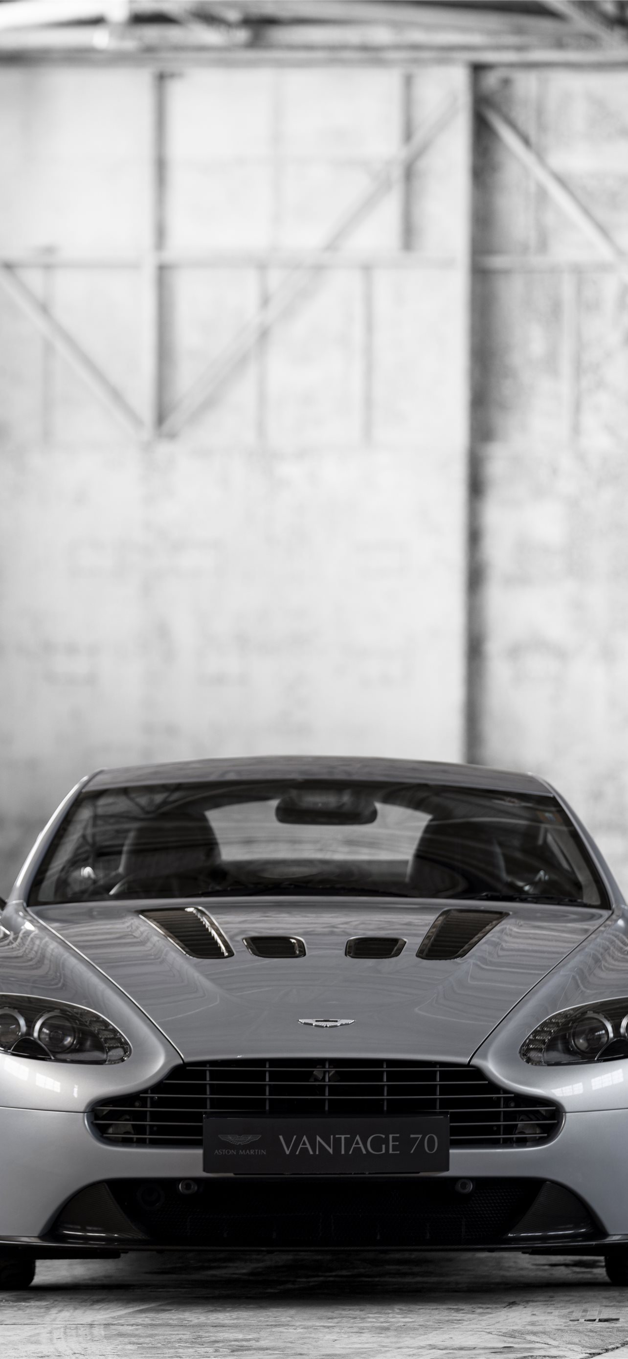 Aston Martin V12 Vantage Wallpapers