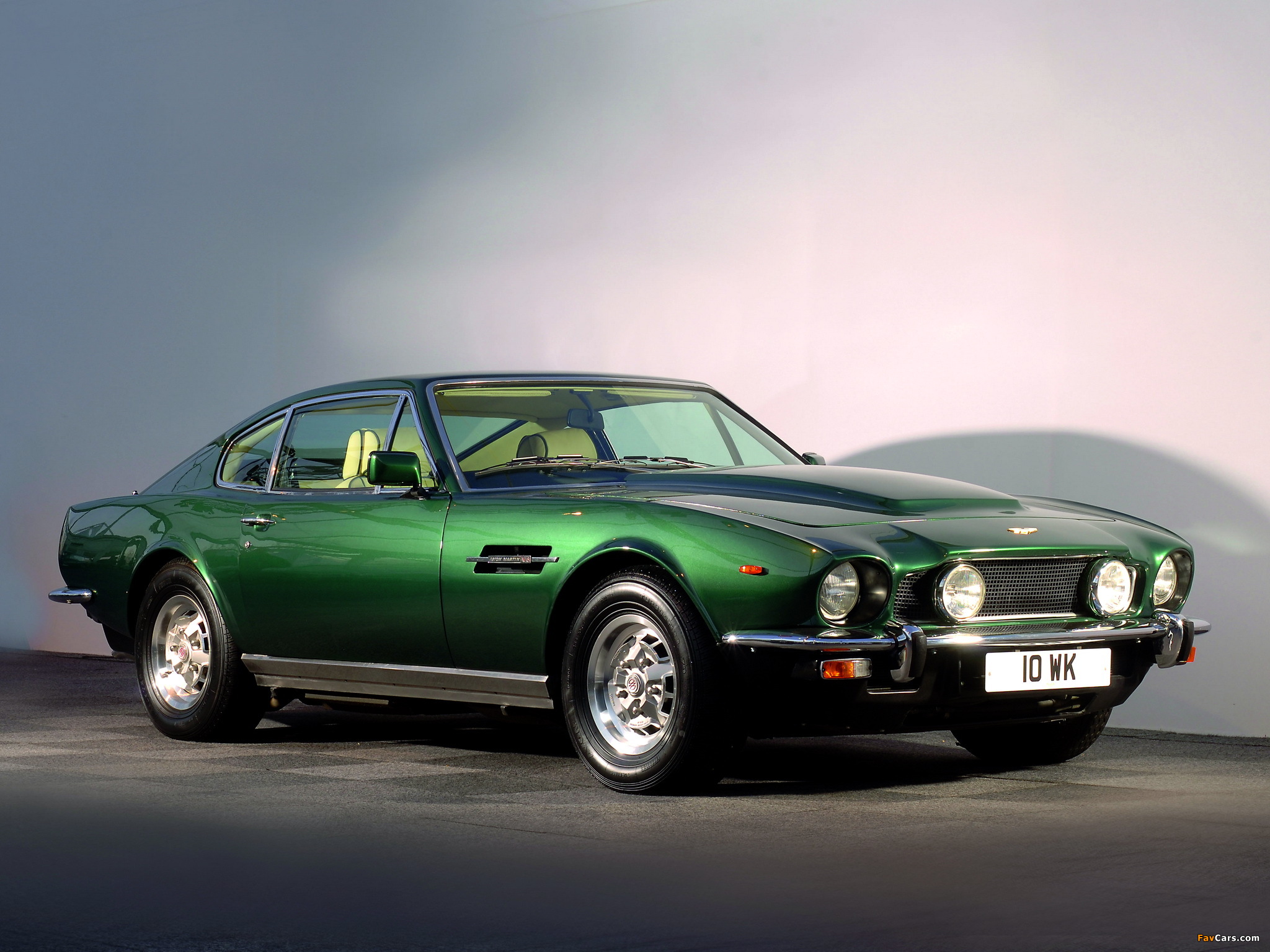 Aston Martin V8 Wallpapers