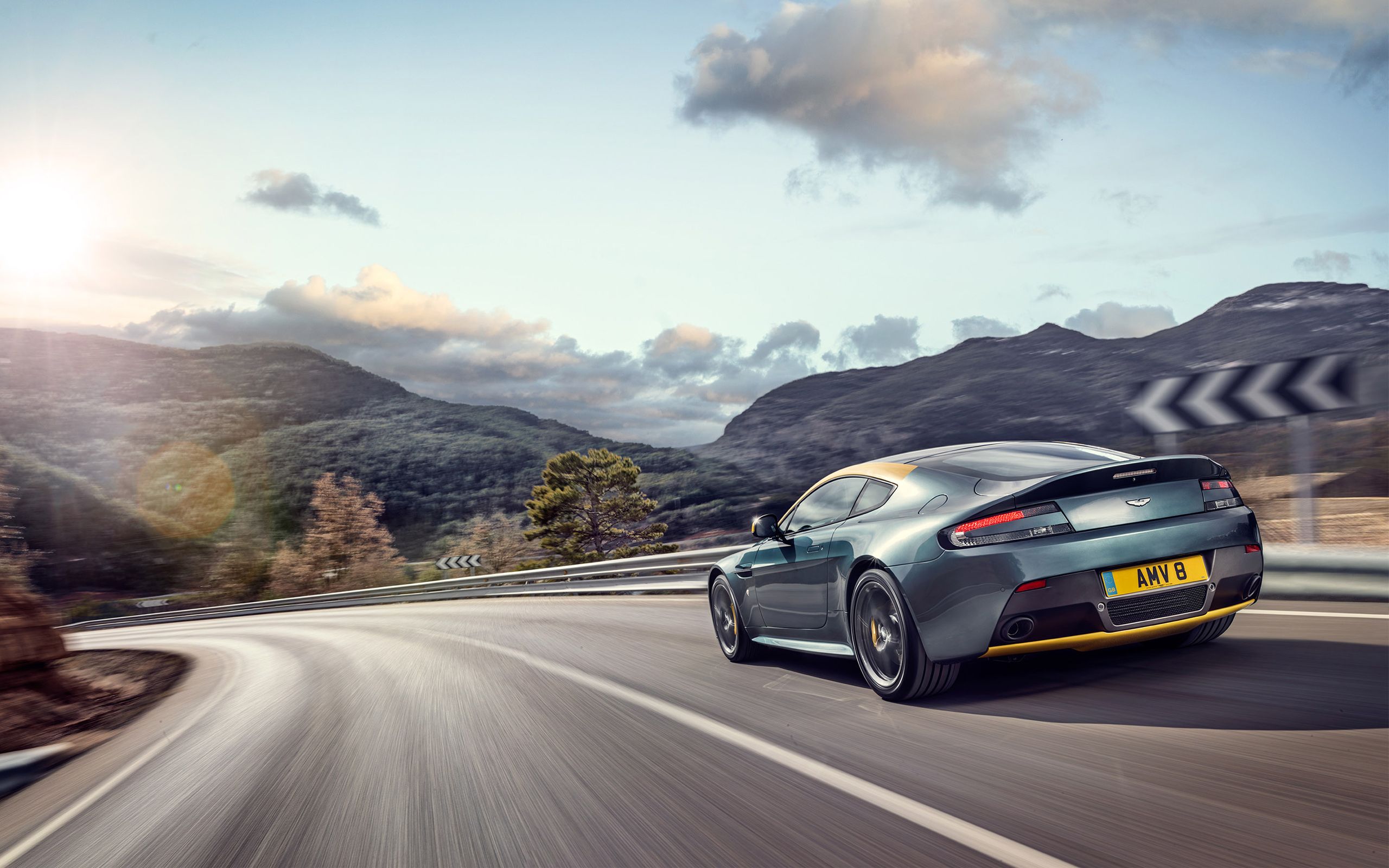 Aston Martin V8 Wallpapers