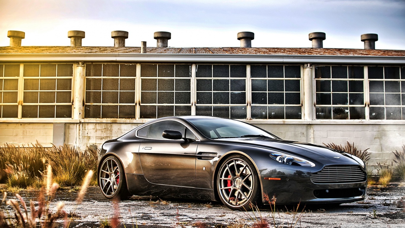 Aston Martin V8 Wallpapers