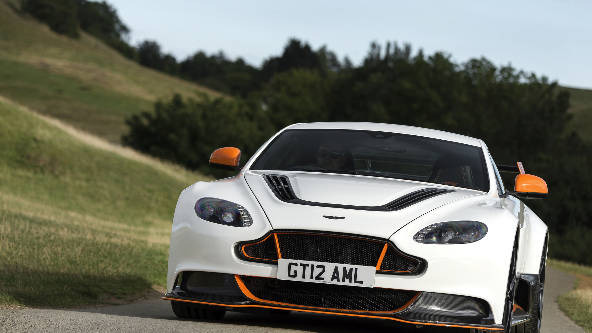 Aston Martin Vantage Gt12 Wallpapers