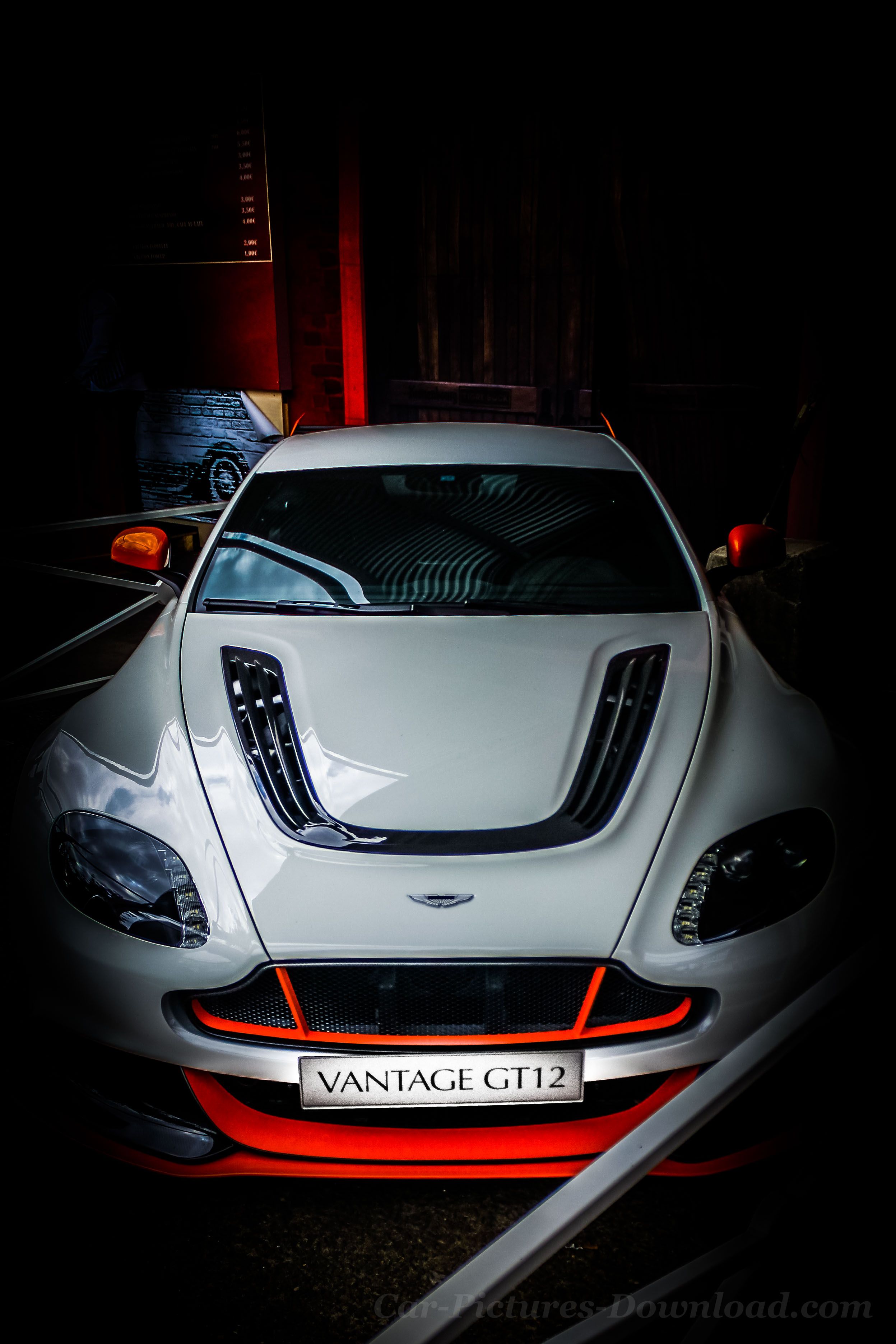 Aston Martin Vantage Gt12 Wallpapers