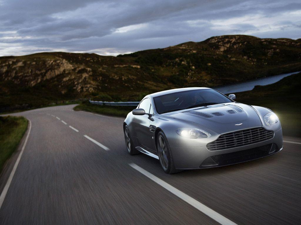 Aston Martin Vantage S Wallpapers