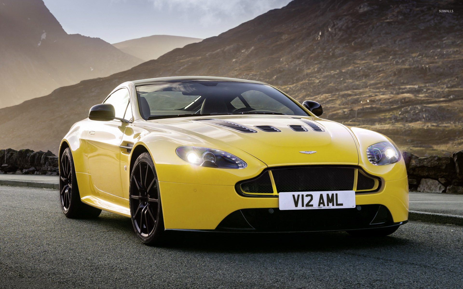 Aston Martin Vantage S Wallpapers