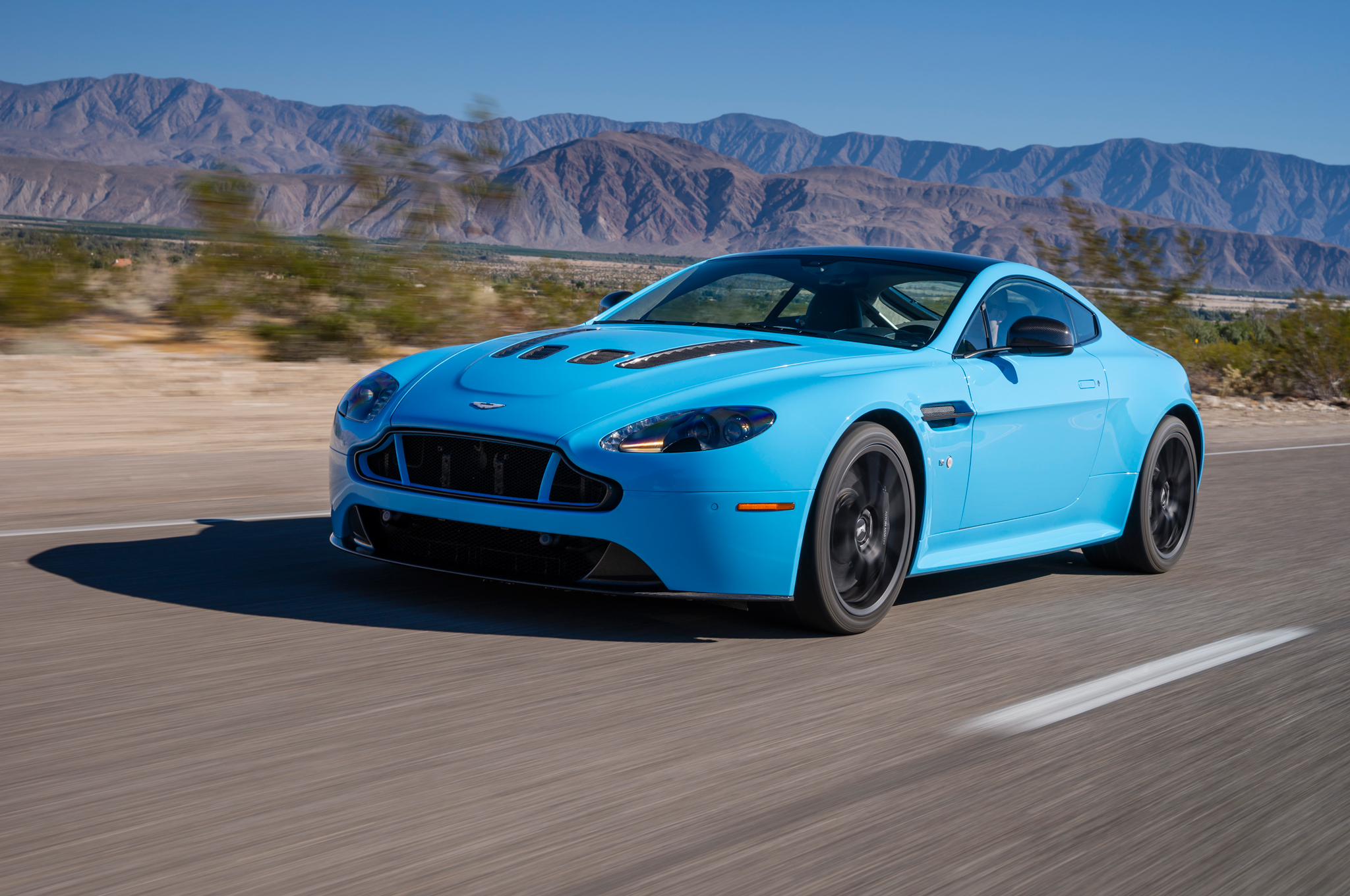 Aston Martin Vantage S Wallpapers