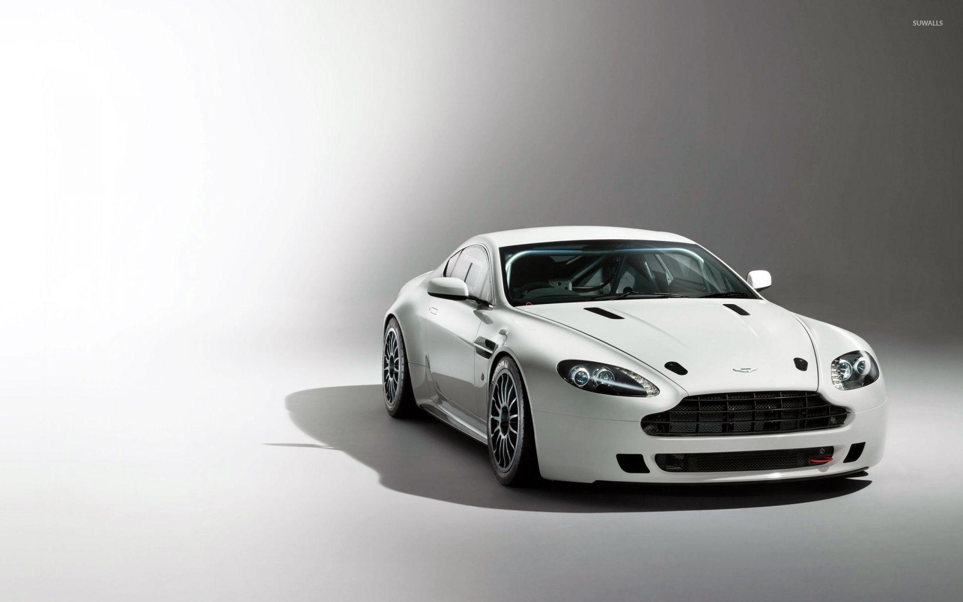Aston Martin Vantage Wallpapers