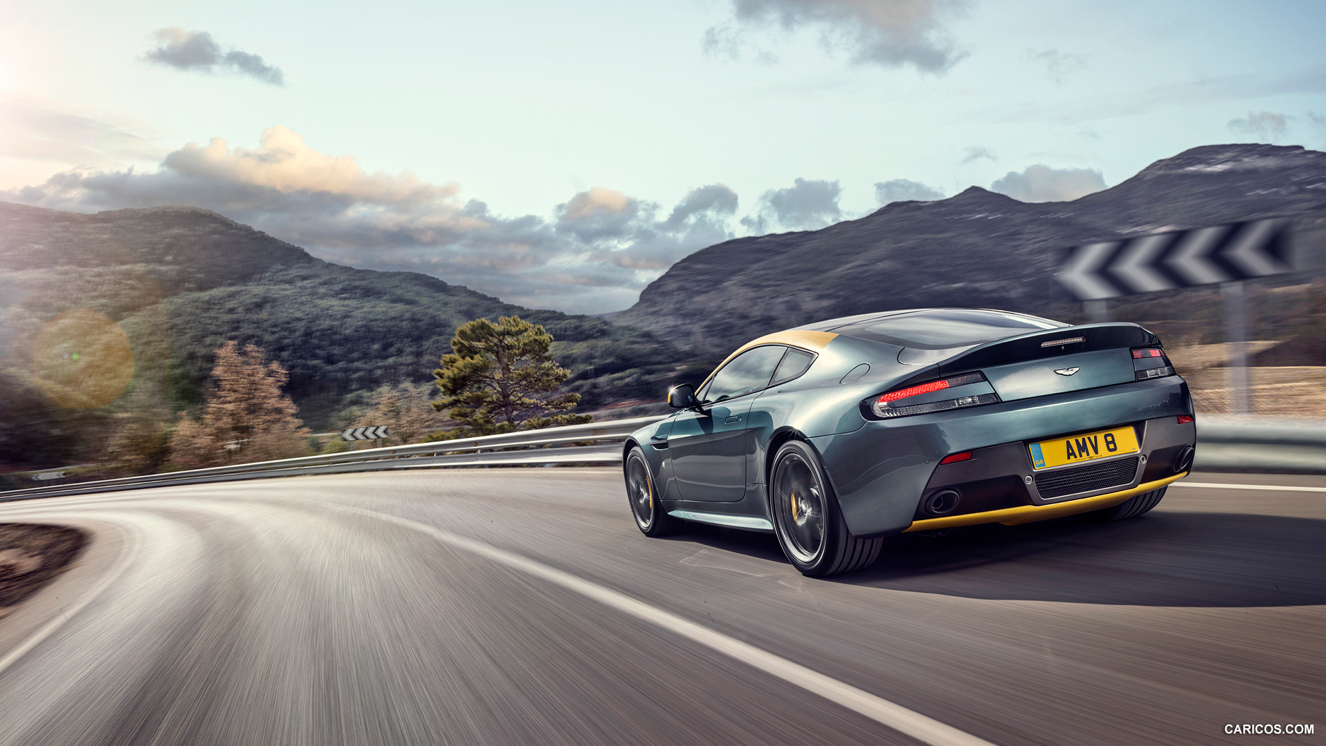 Aston Martin Vantage Wallpapers