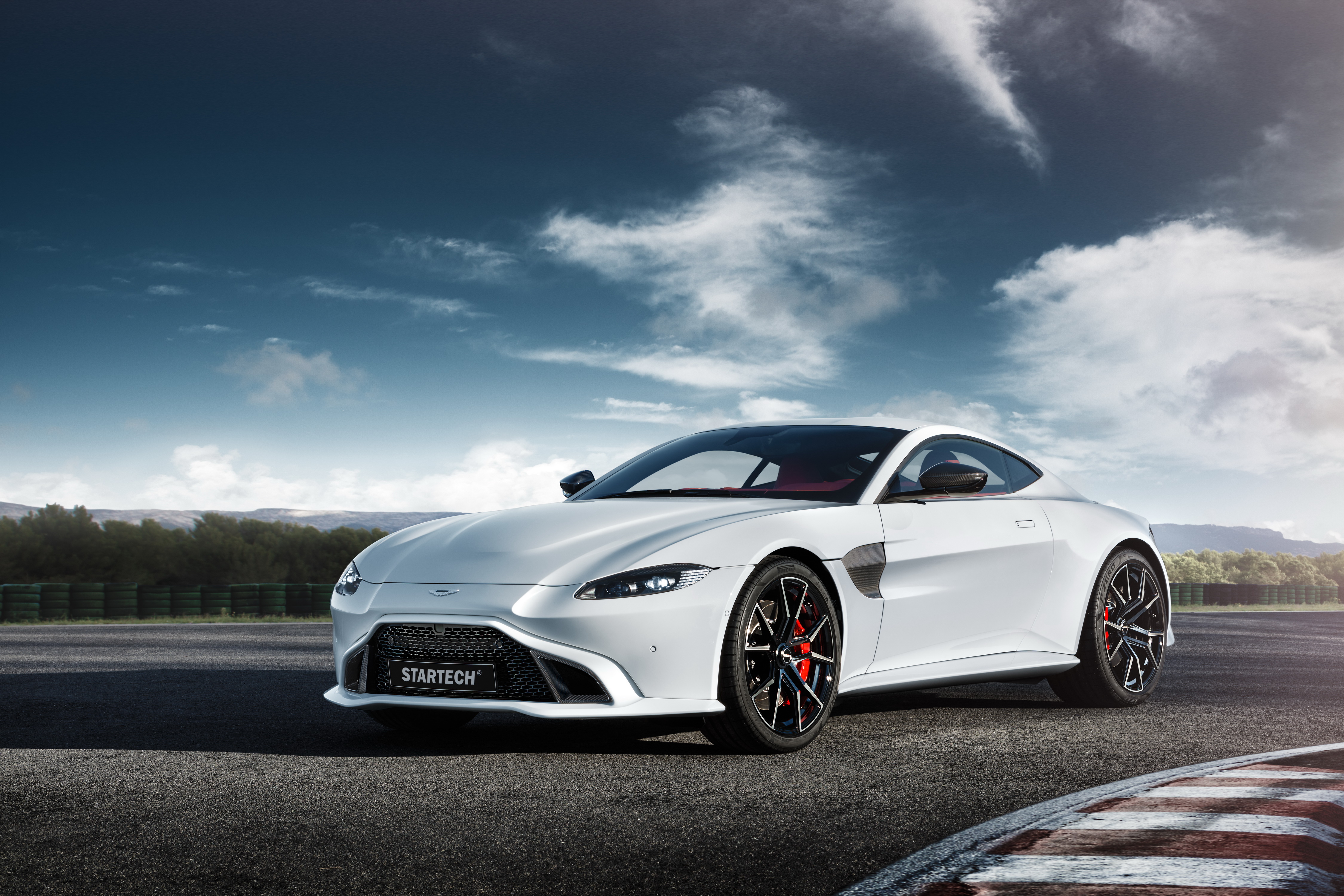 Aston Martin Vantage Wallpapers