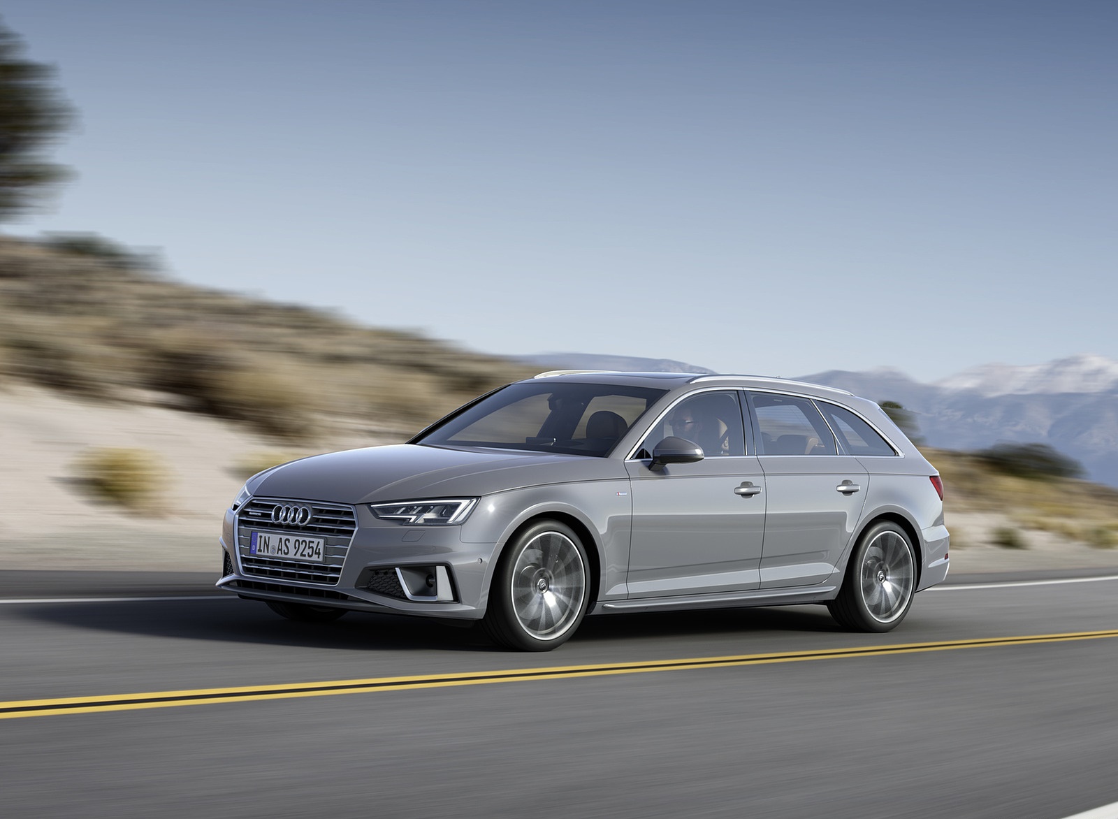 Audi A4 2019 Wallpapers