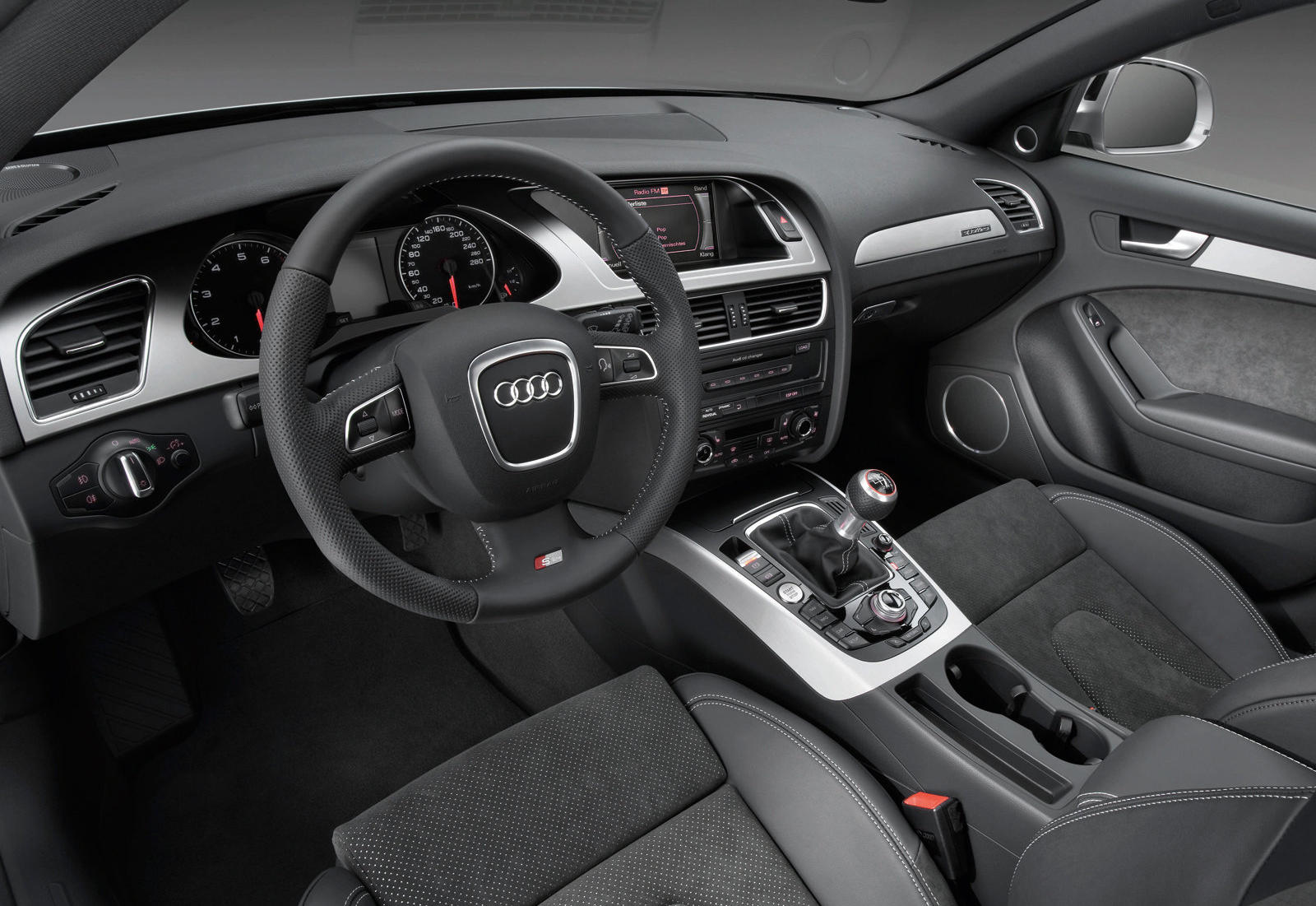 Audi A4 Avant S Line Wallpapers