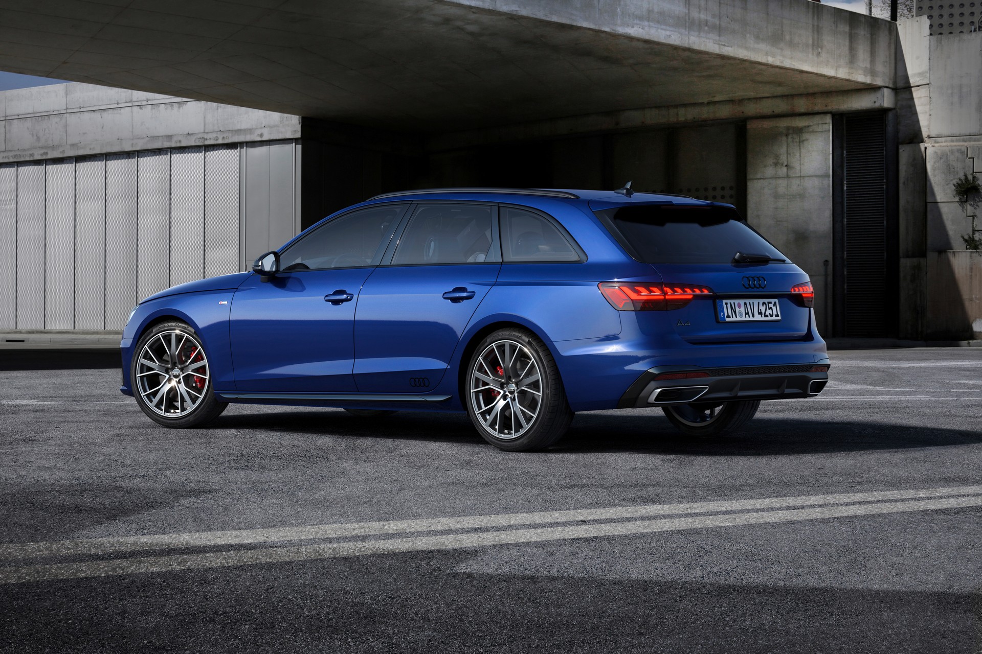 Audi A4 Avant S Line Wallpapers