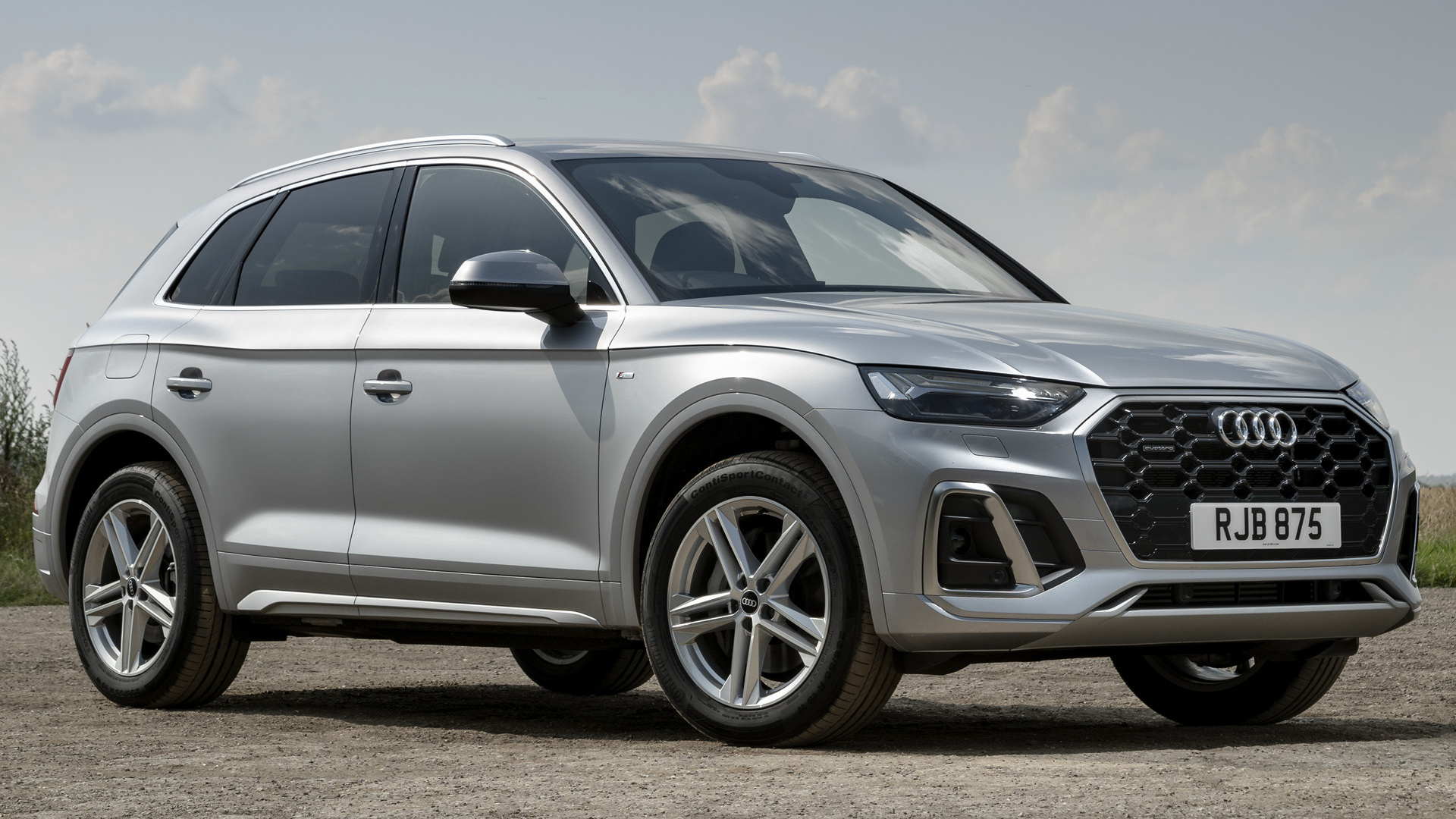 Audi Q5 Plug-In Hybrid S Line Wallpapers