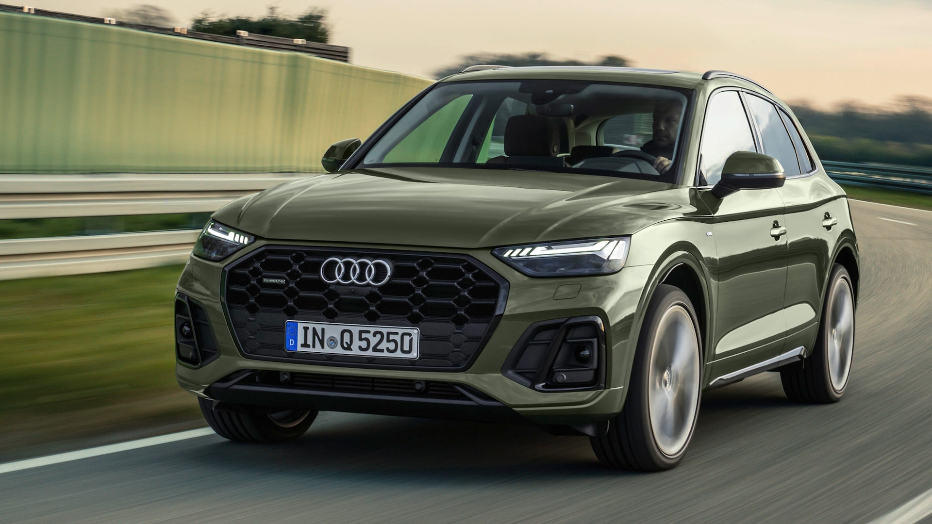 Audi Q5 Plug-In Hybrid S Line Wallpapers