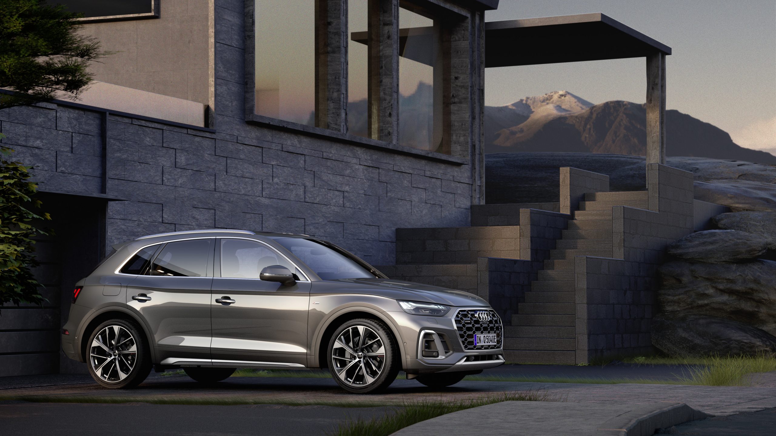 Audi Q5 Plug-In Hybrid S Line Wallpapers