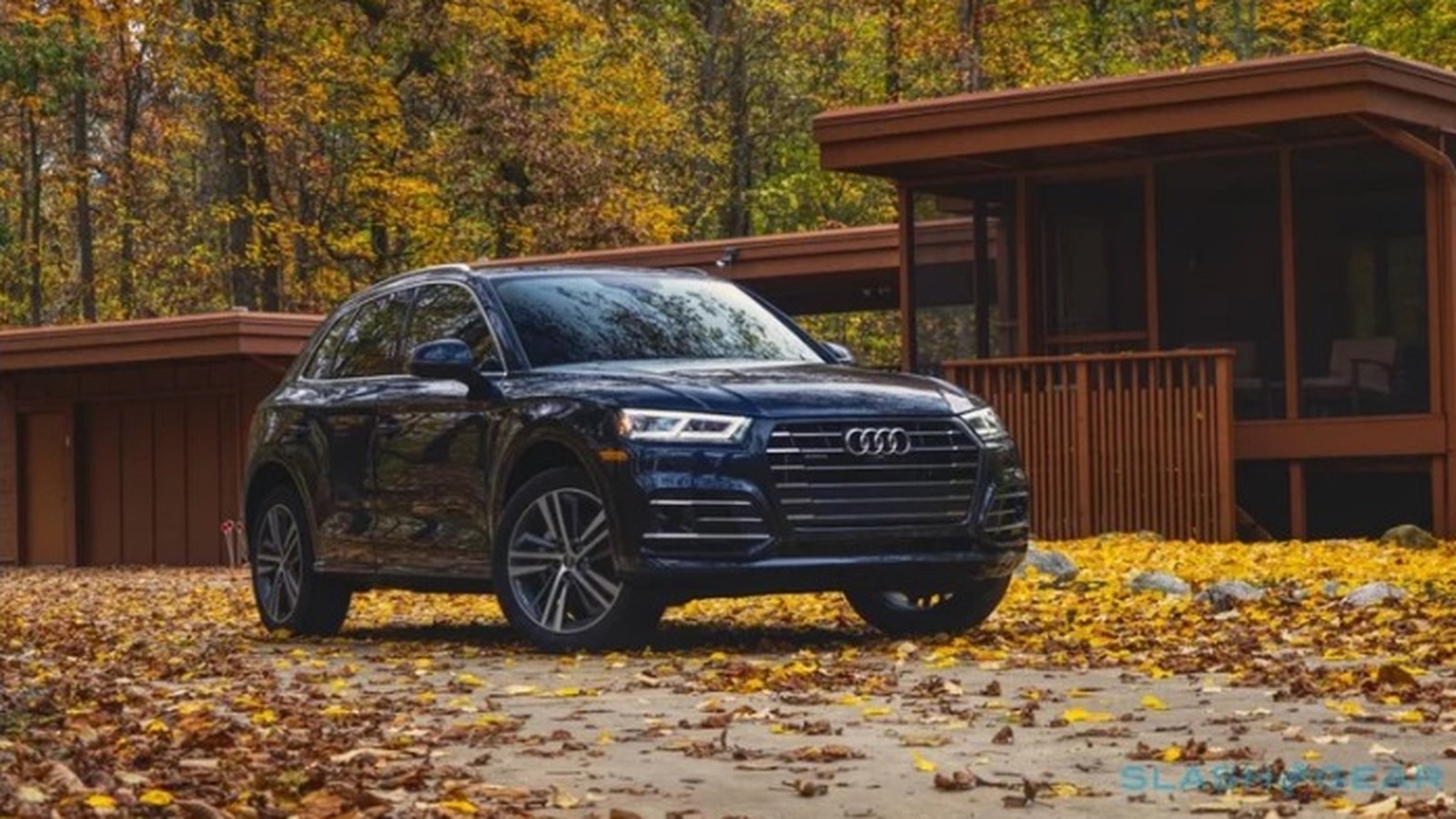 Audi Q5 Plug-In Hybrid S Line Wallpapers