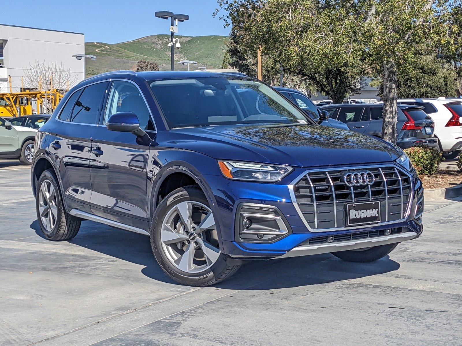 Audi Q5 Plug-In Hybrid S Line Wallpapers