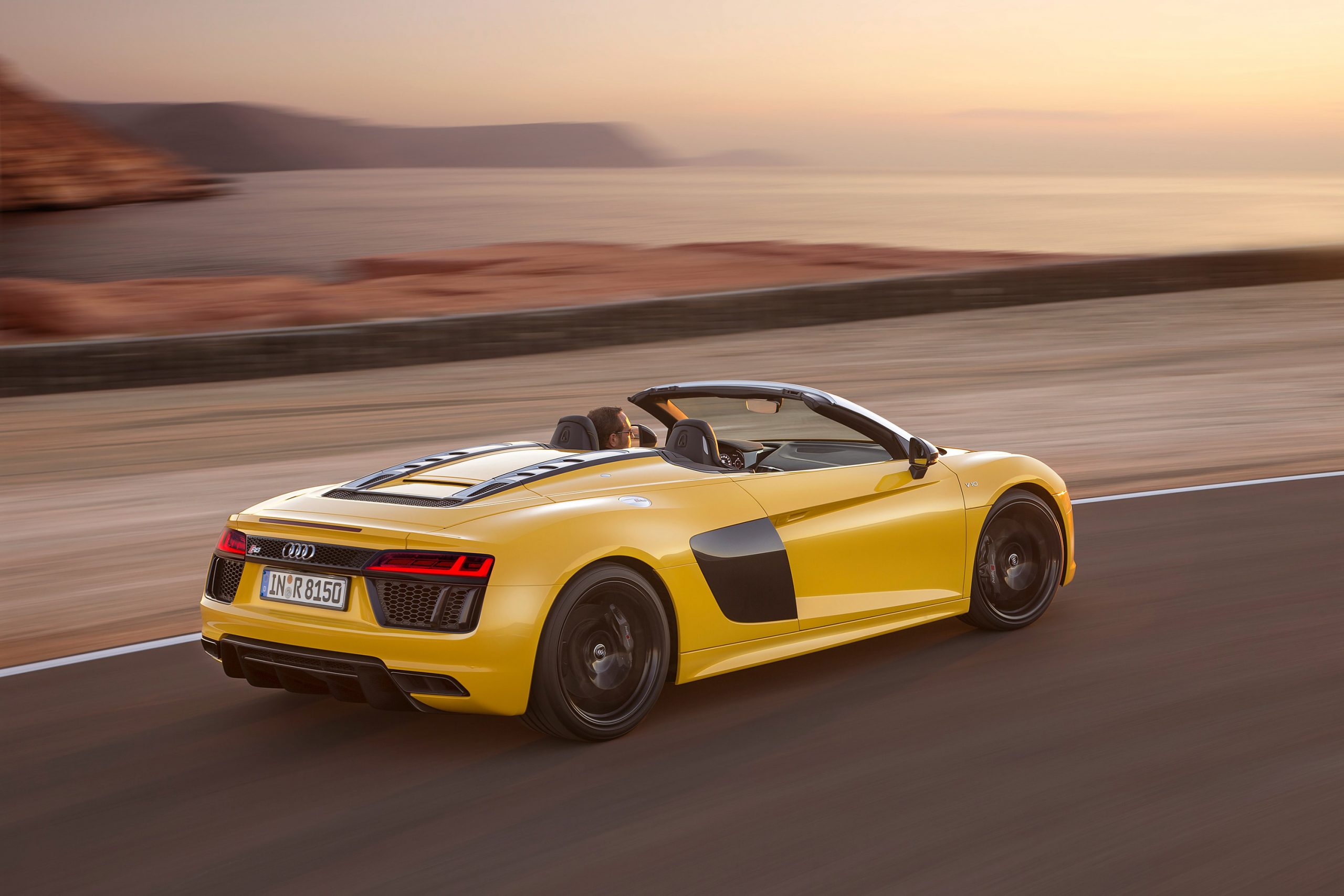 Audi R8 Spyder V10 Plus 2017 Wallpapers