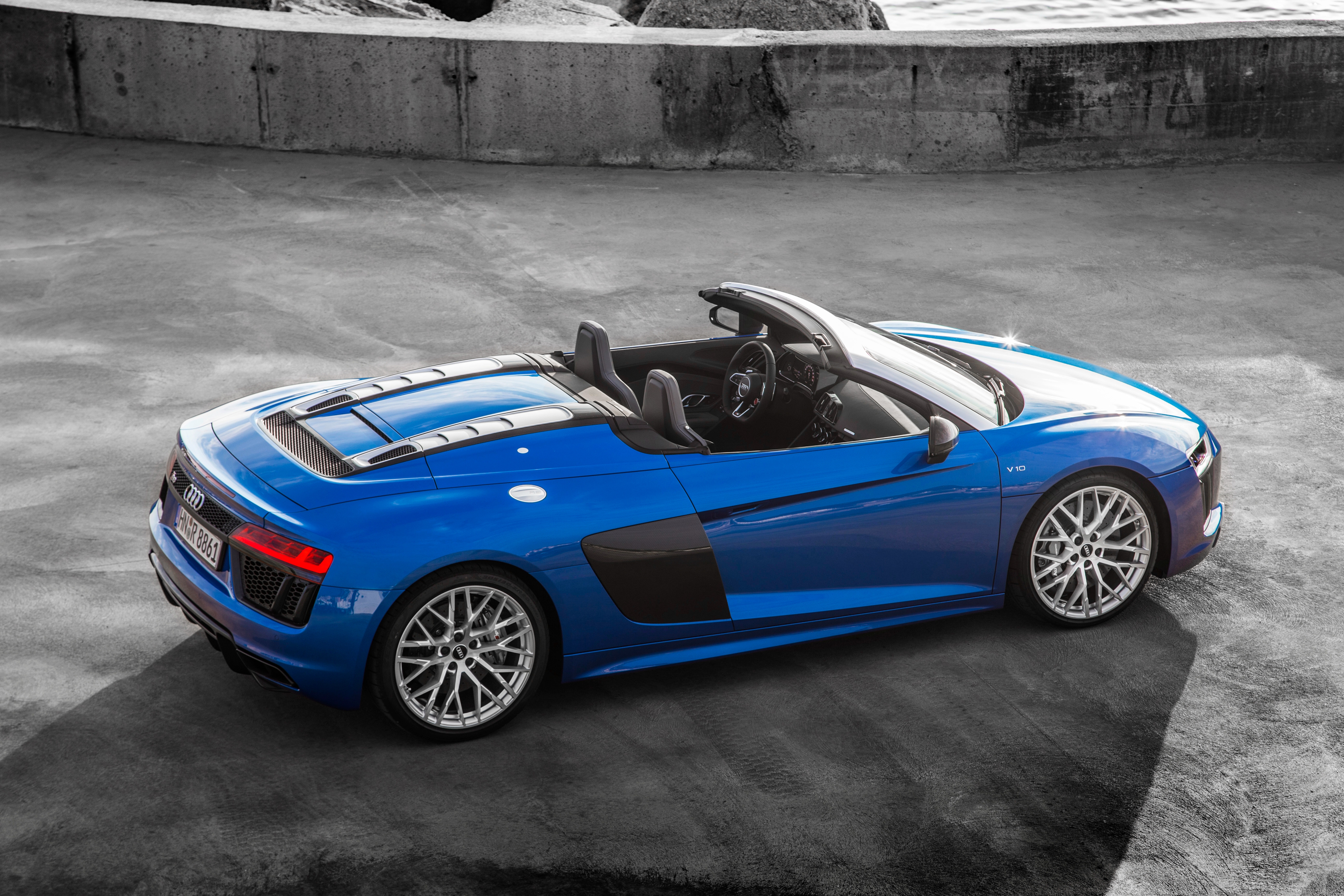 Audi R8 Spyder V10 Plus 4K Side View 2017 Wallpapers