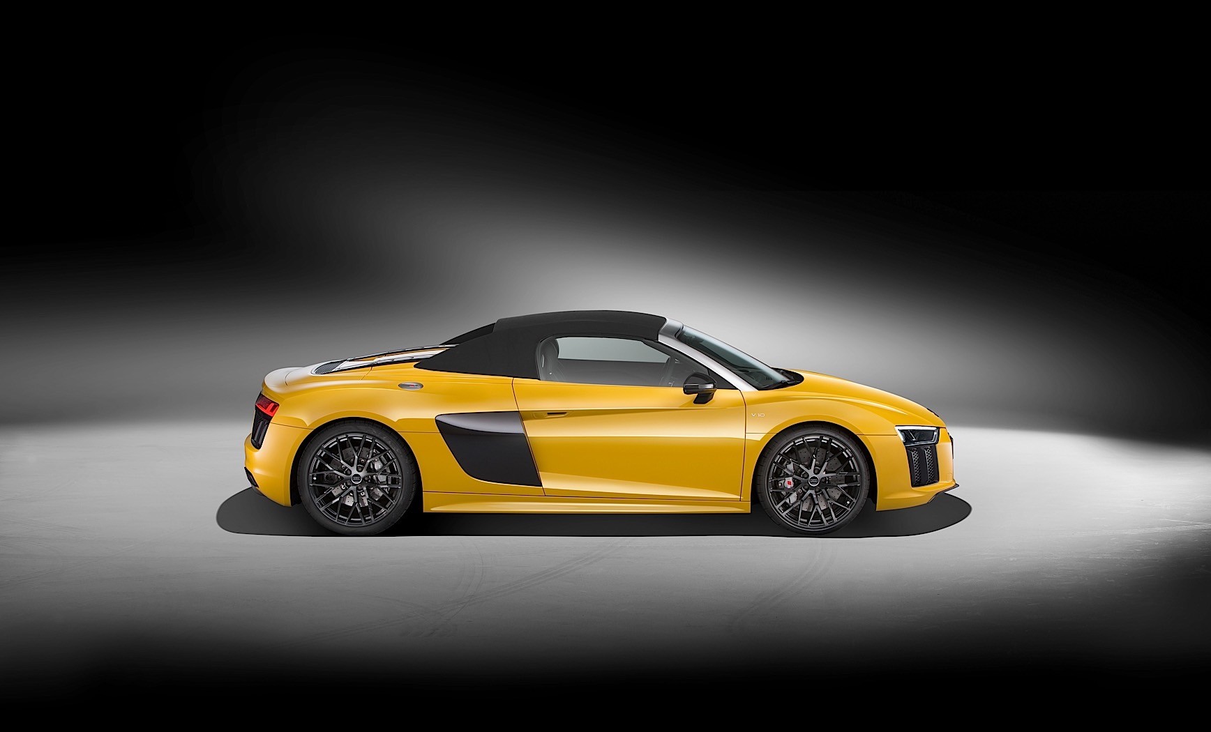 Audi R8 Spyder V10 Plus 4K Side View 2017 Wallpapers