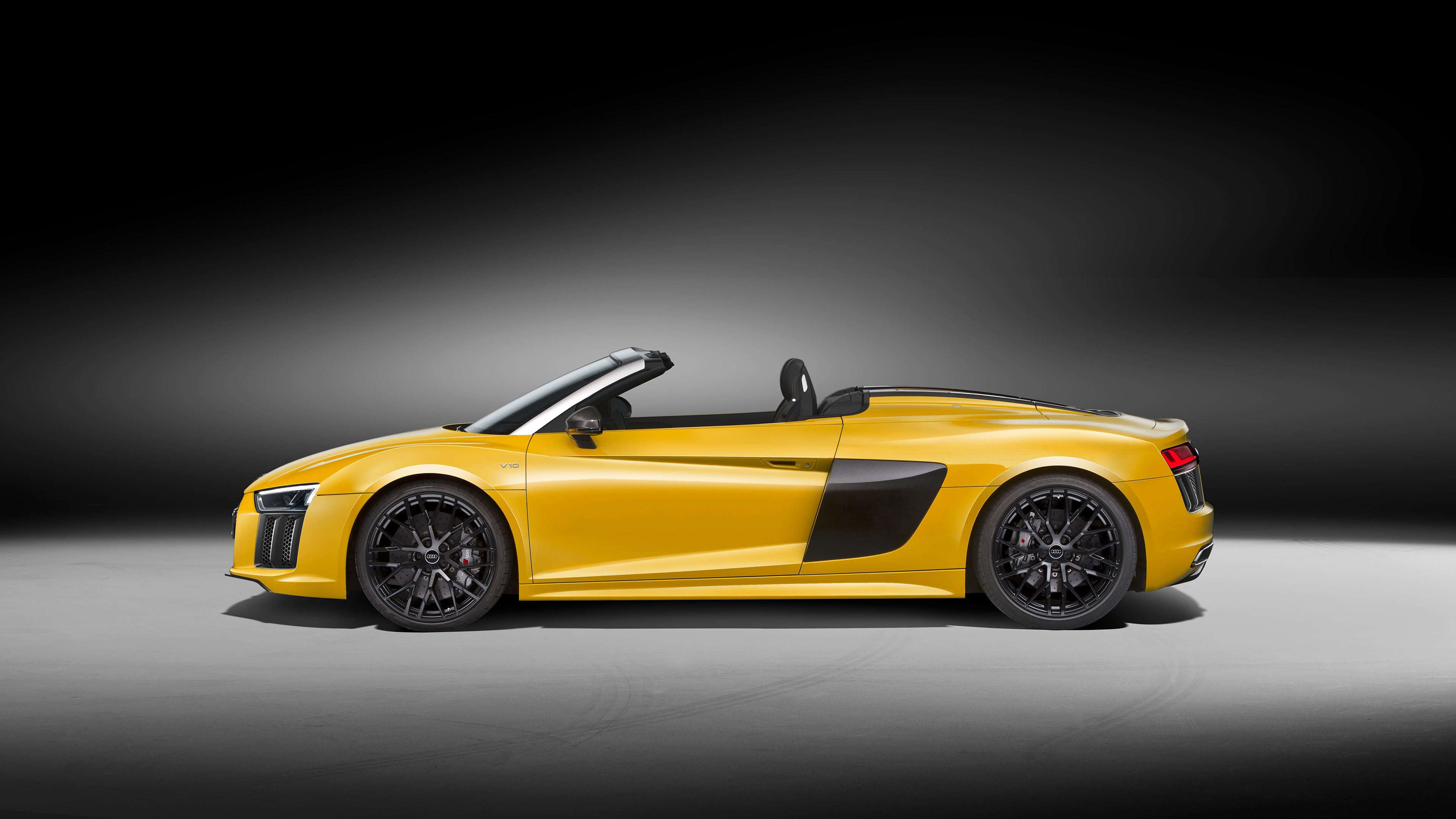 Audi R8 Spyder V10 Plus 4K Side View 2017 Wallpapers