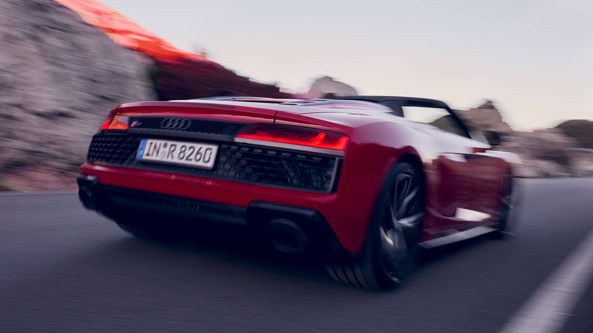 Audi R8 Spyder V10 Plus 4K Side View 2017 Wallpapers