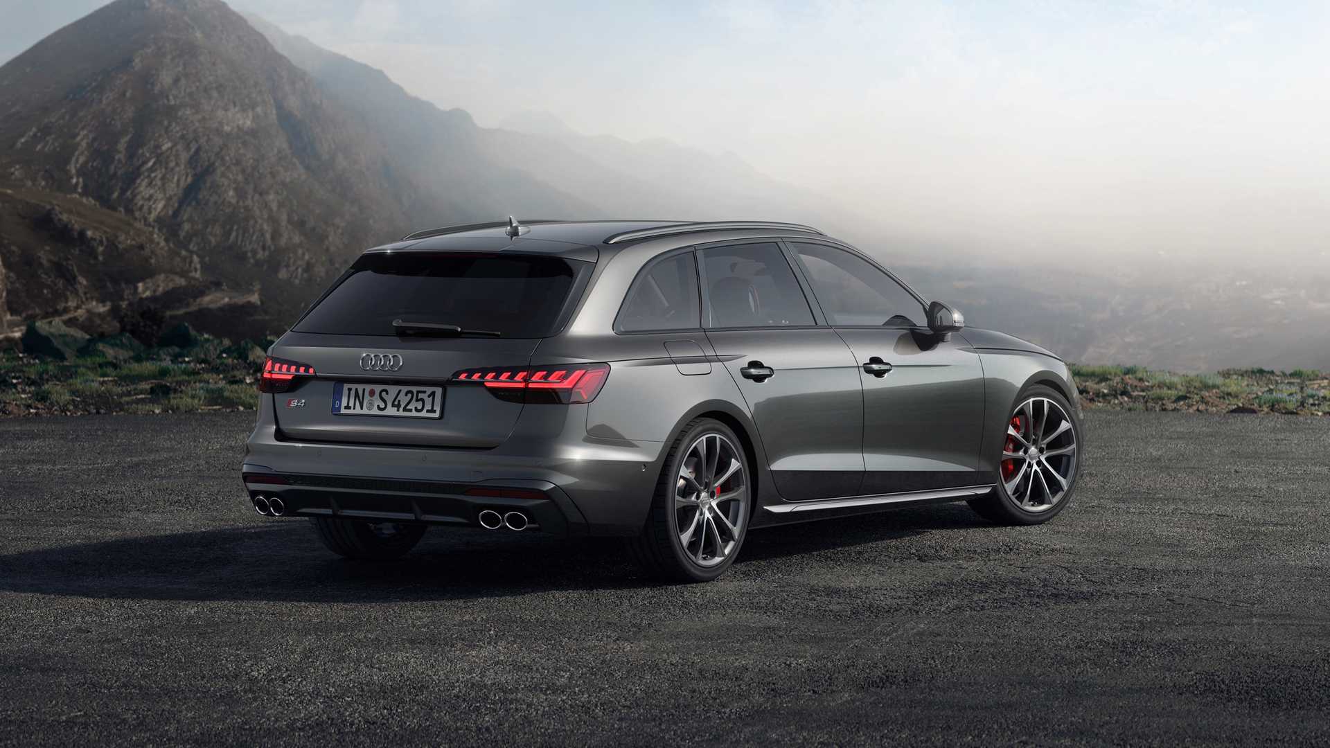 Audi S4 Avant Wallpapers