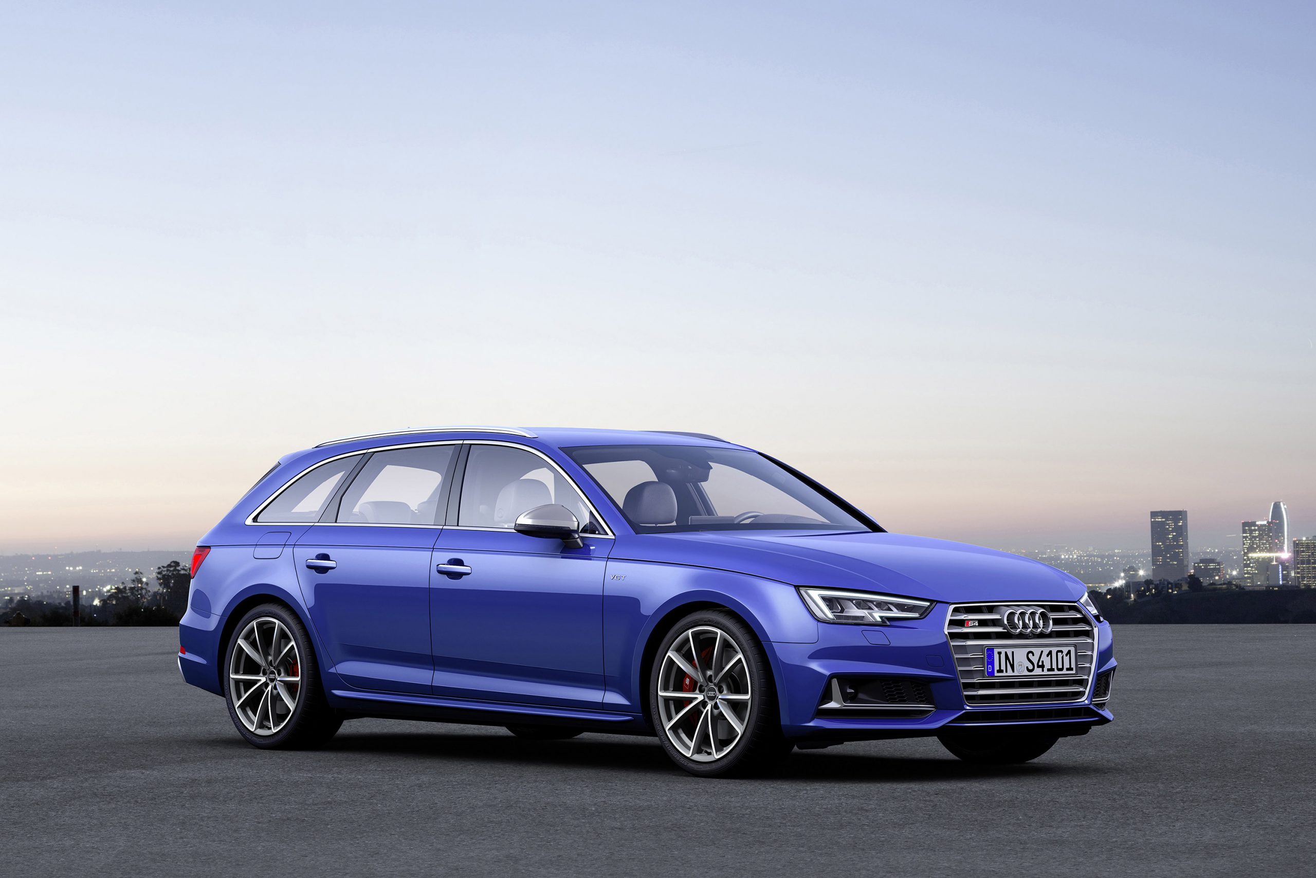 Audi S4 Avant Wallpapers