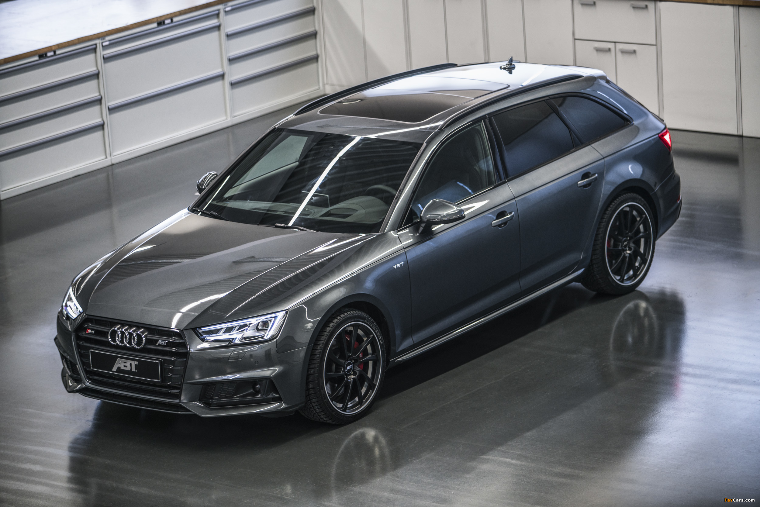 Audi S4 Avant Wallpapers