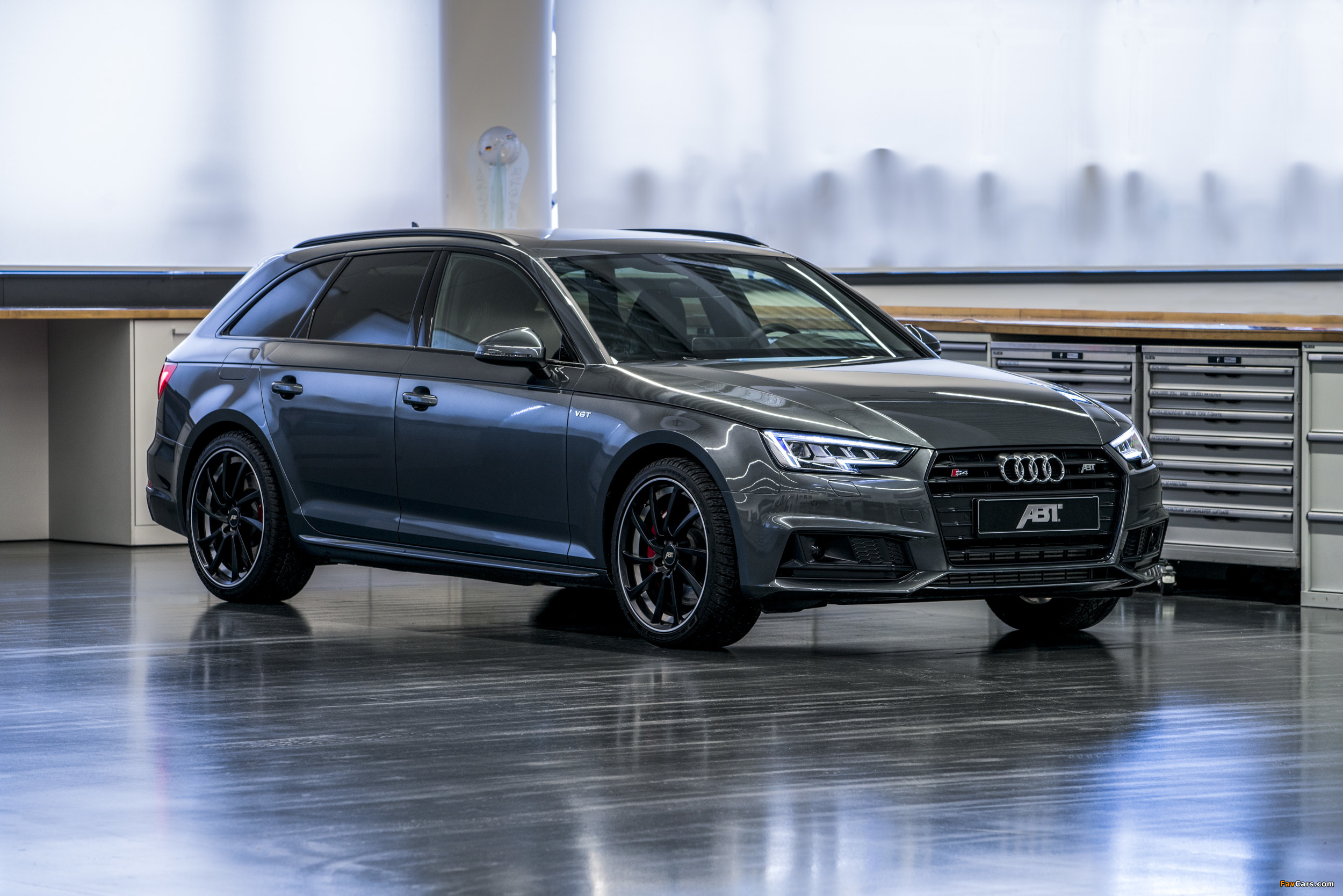 Audi S4 Avant Wallpapers