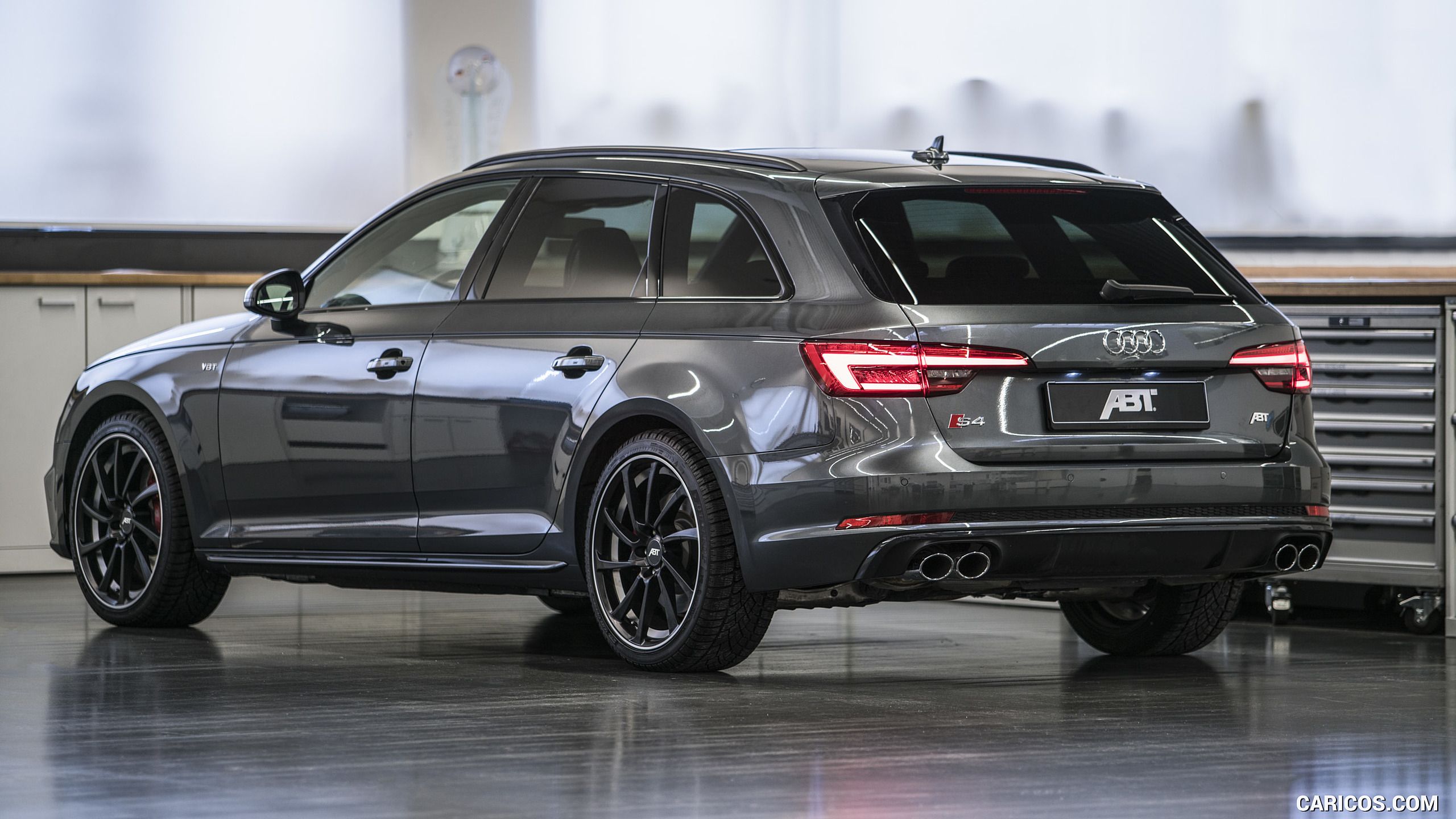 Audi S4 Avant Wallpapers