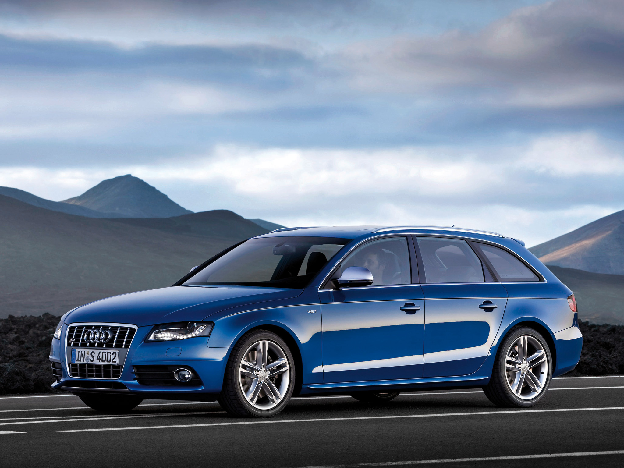 Audi S4 Avant Wallpapers