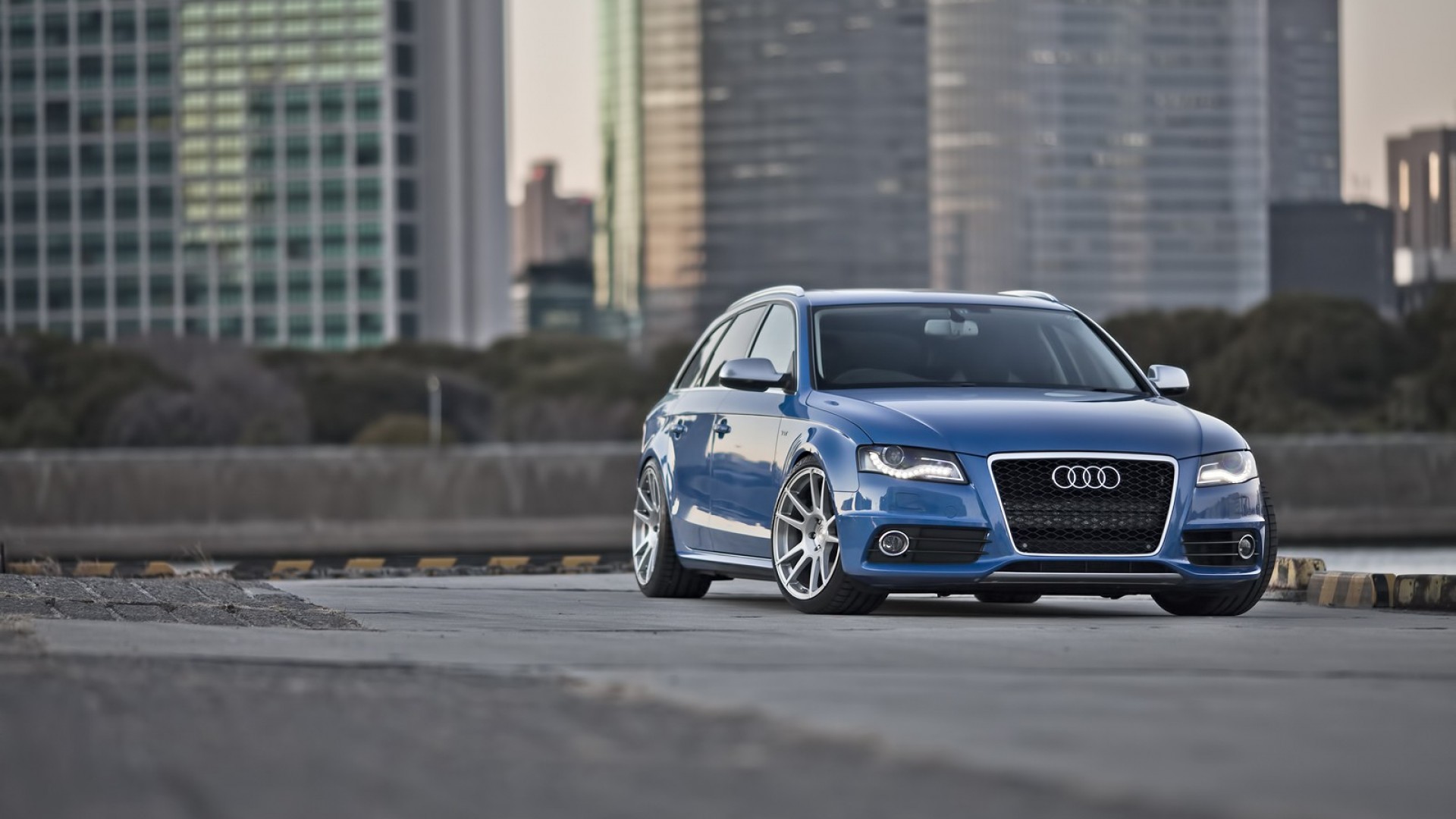 Audi S4 Avant Wallpapers