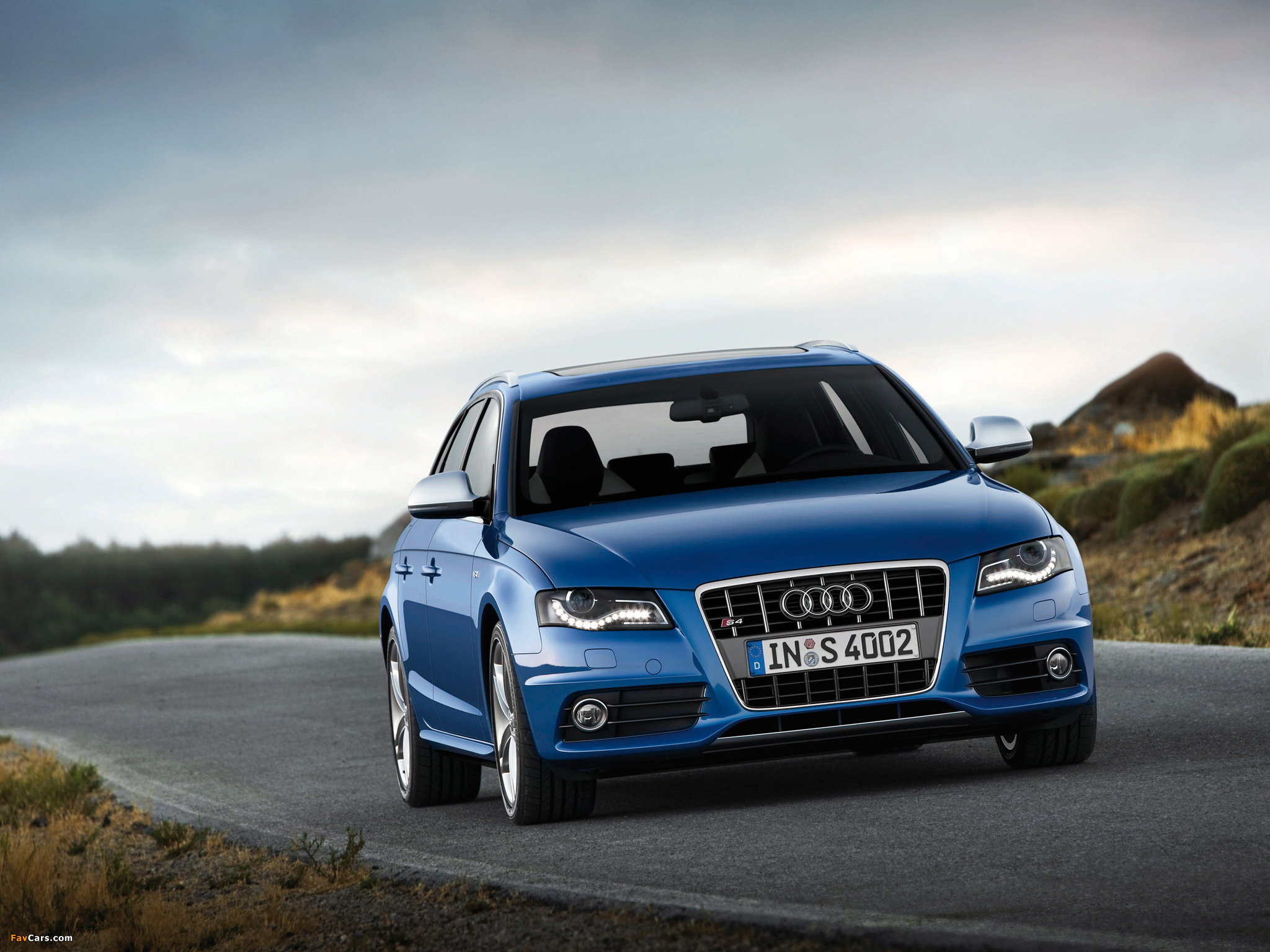 Audi S4 Avant Wallpapers