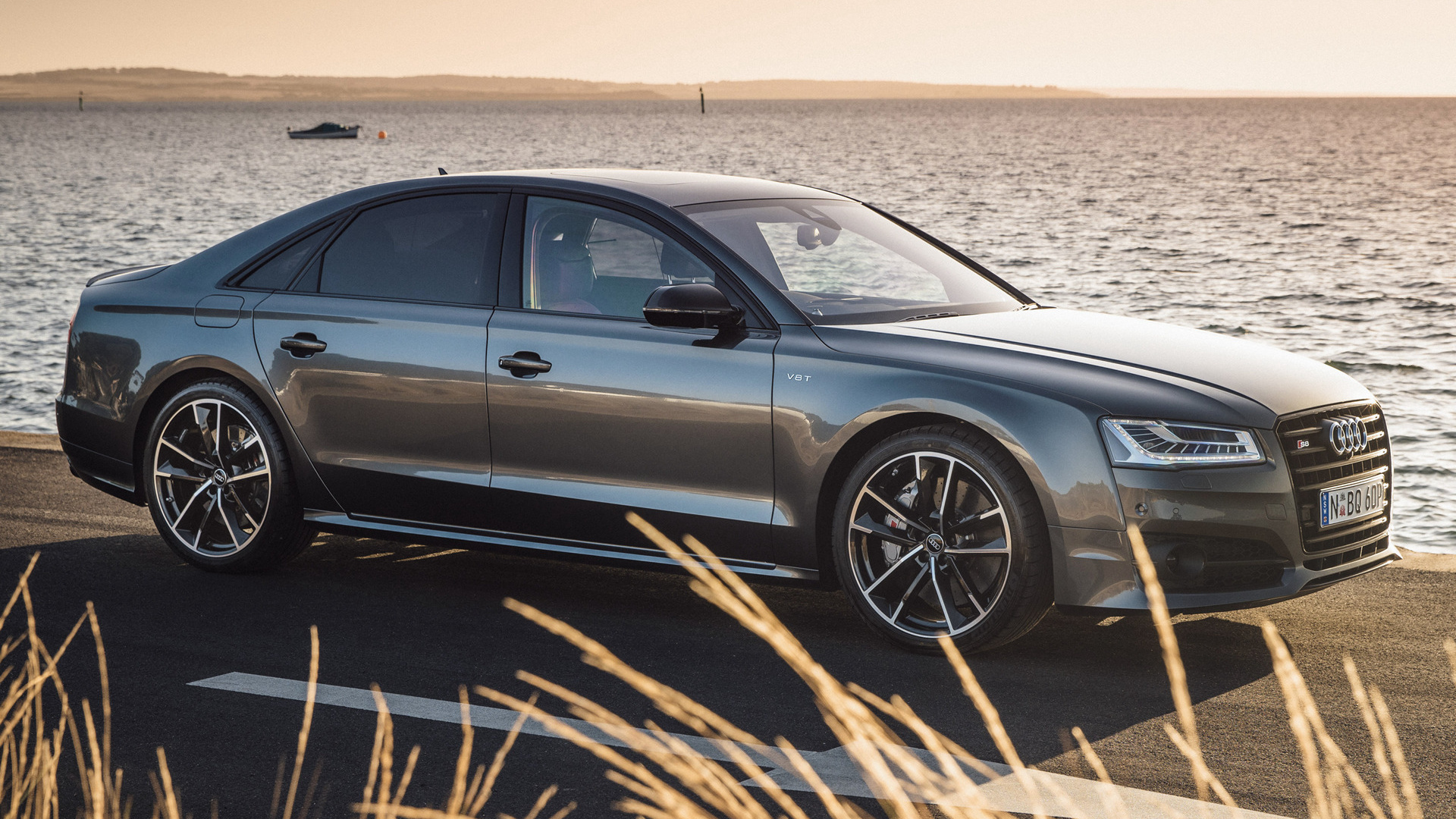 Audi S8 Wallpapers