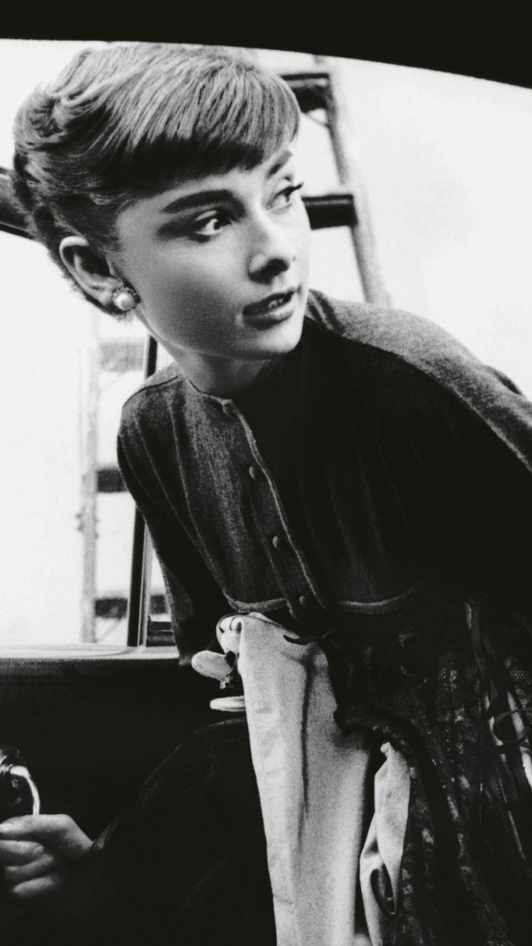 Audrey Hepburn Iphone Wallpapers
