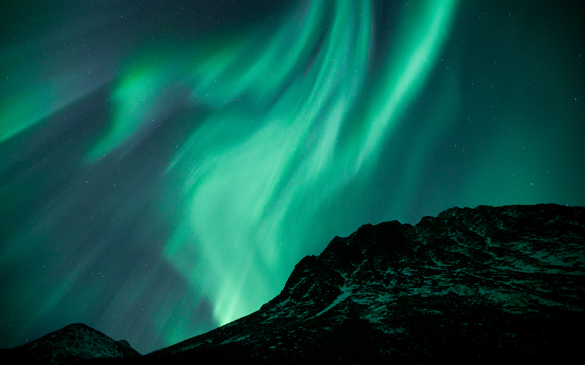 Aurora Borealis And Mountain Wallpapers