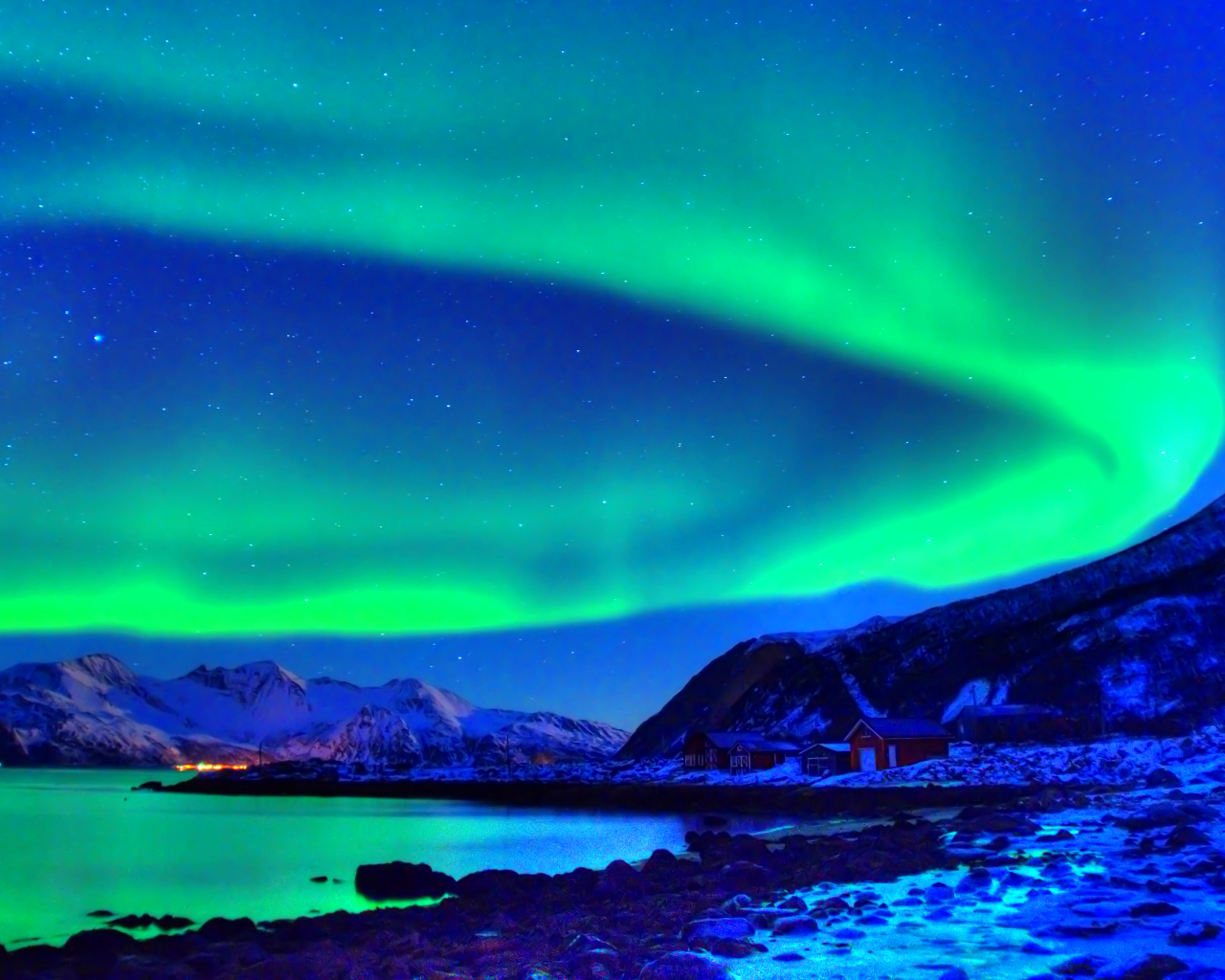 Aurora Borealis At Winter Wallpapers