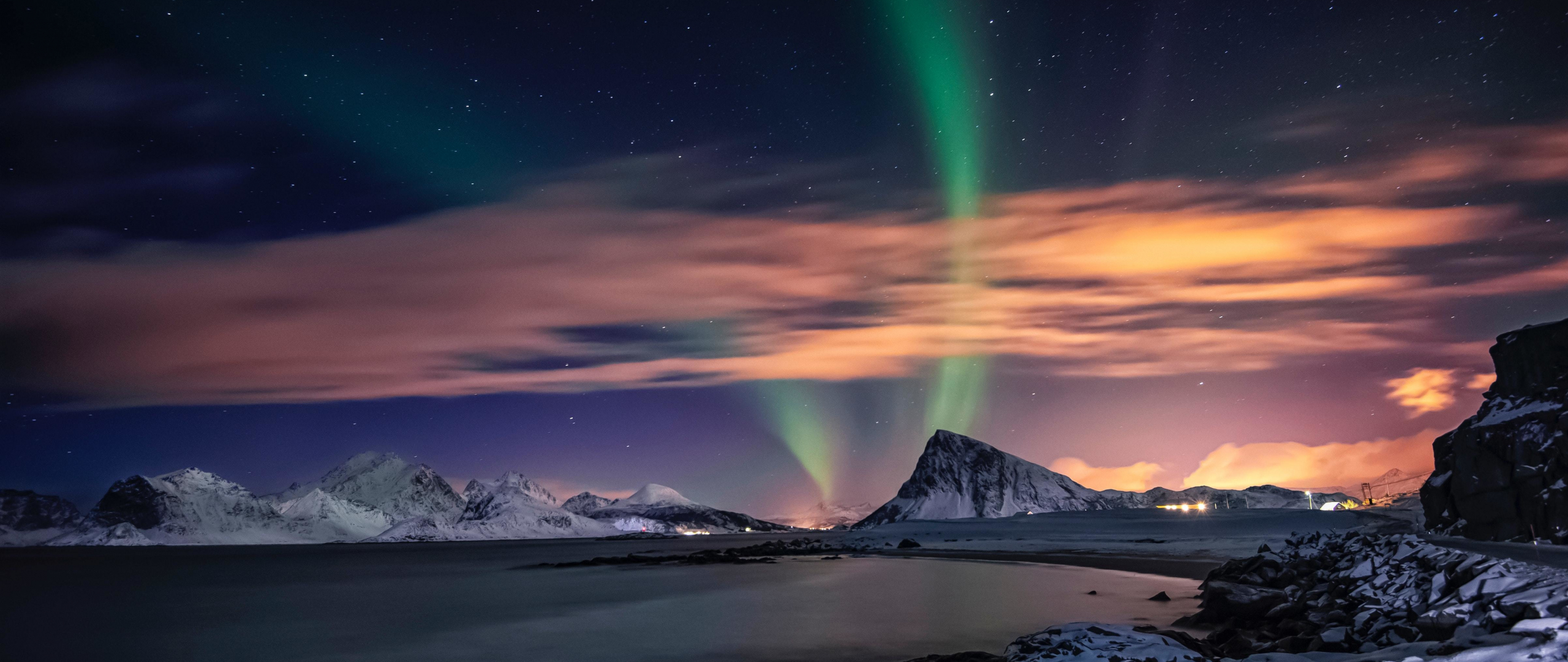 Aurora Borealis Northern Lights Over Mountain Lake Wallpapers