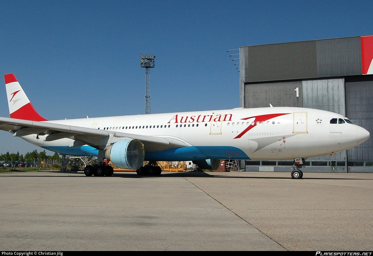 Austrian Airlines Airbus A-330 In Vienna International Airport Hd Wallappaers Wallpapers