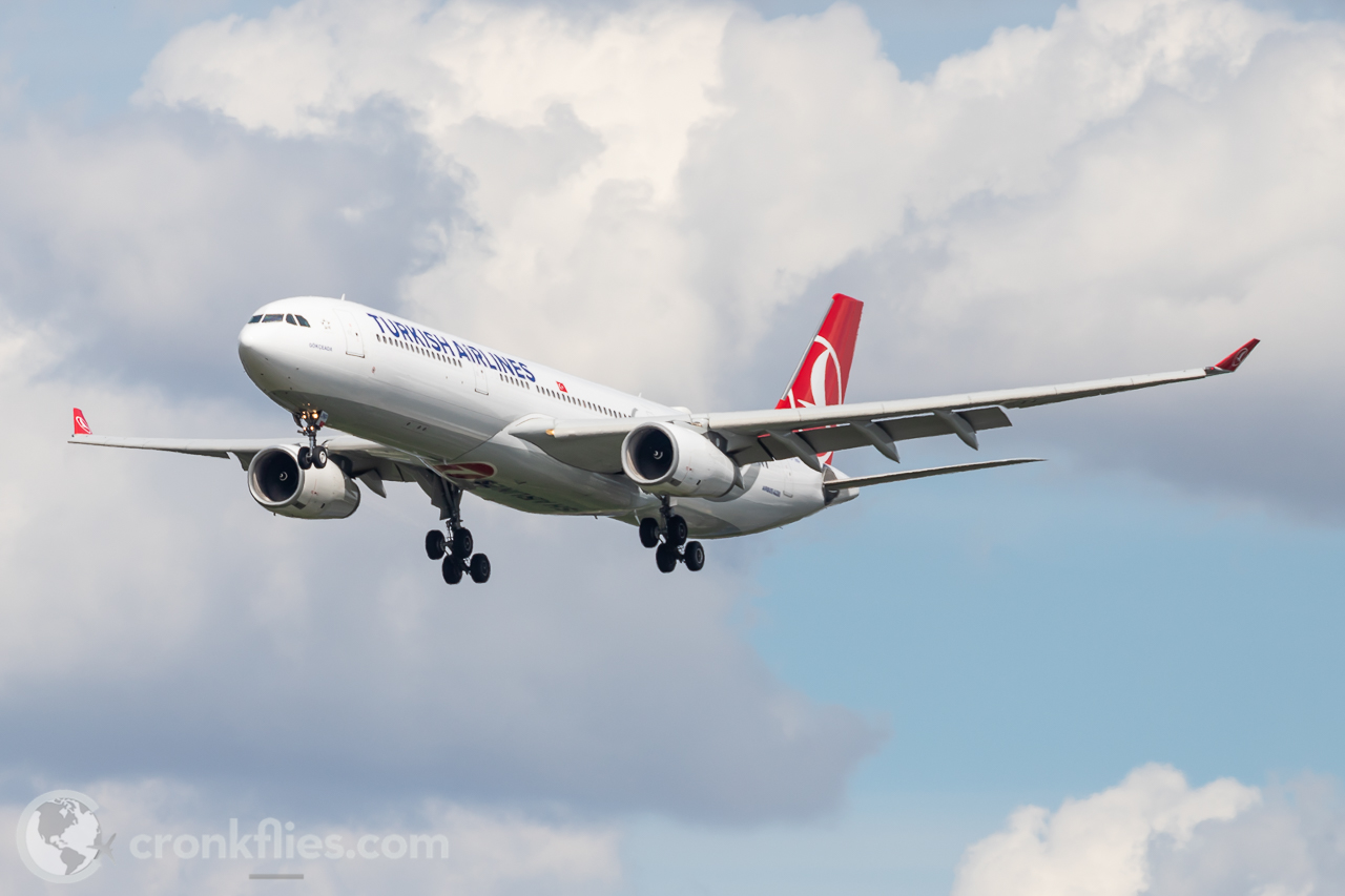 Austrian Airlines Airbus A-330 In Vienna International Airport Hd Wallappaers Wallpapers