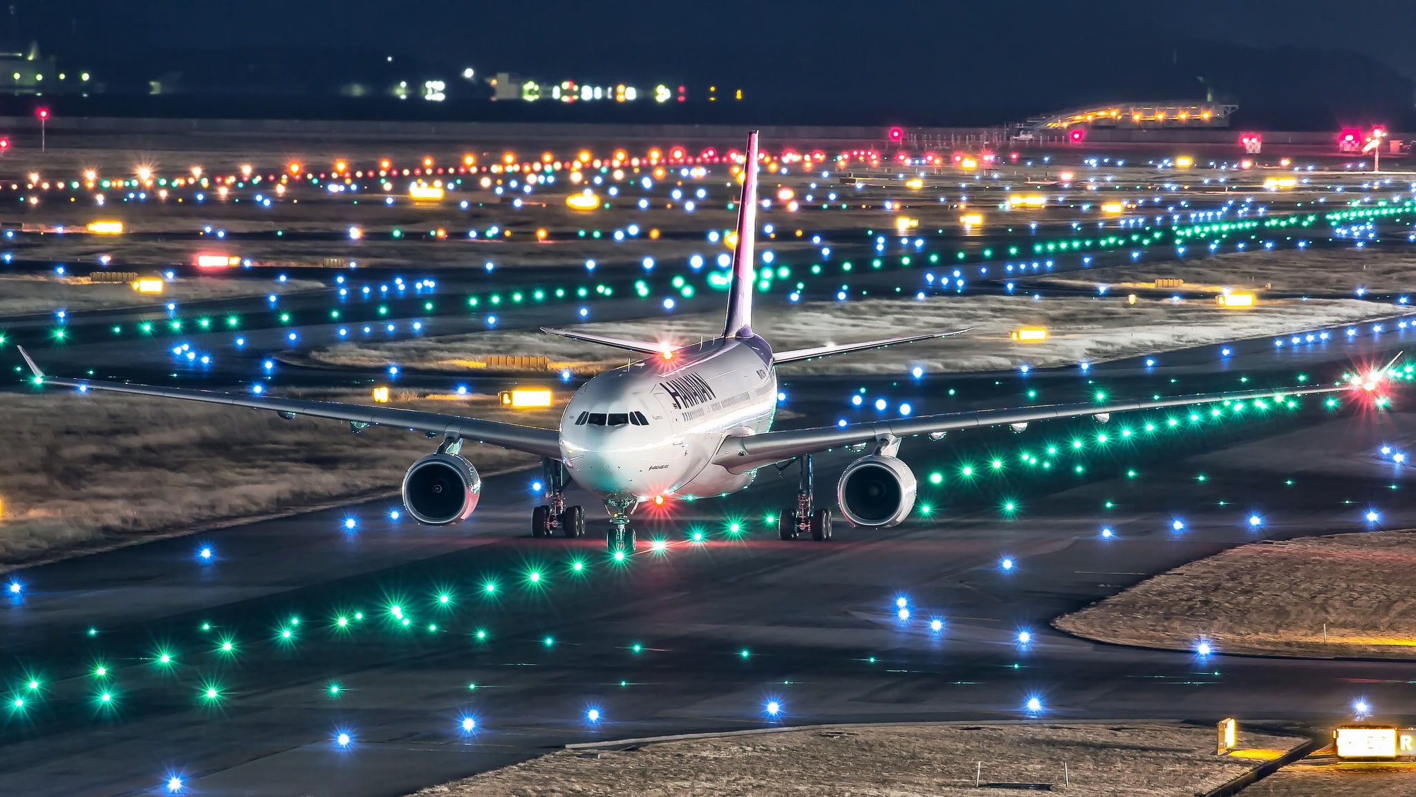 Austrian Airlines Airbus A-330 In Vienna International Airport Hd Wallappaers Wallpapers