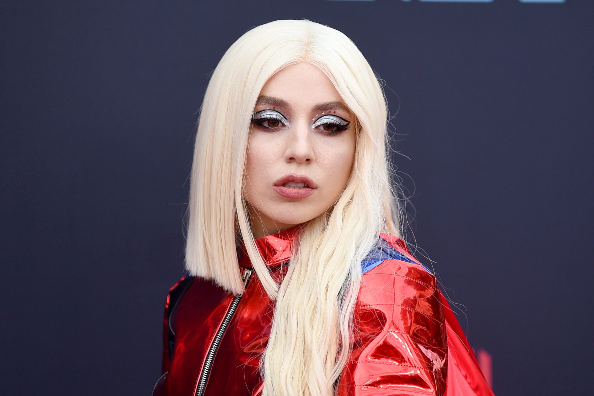 Ava Max 2019 Wallpapers