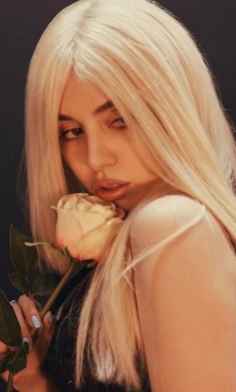 Ava Max Wallpapers