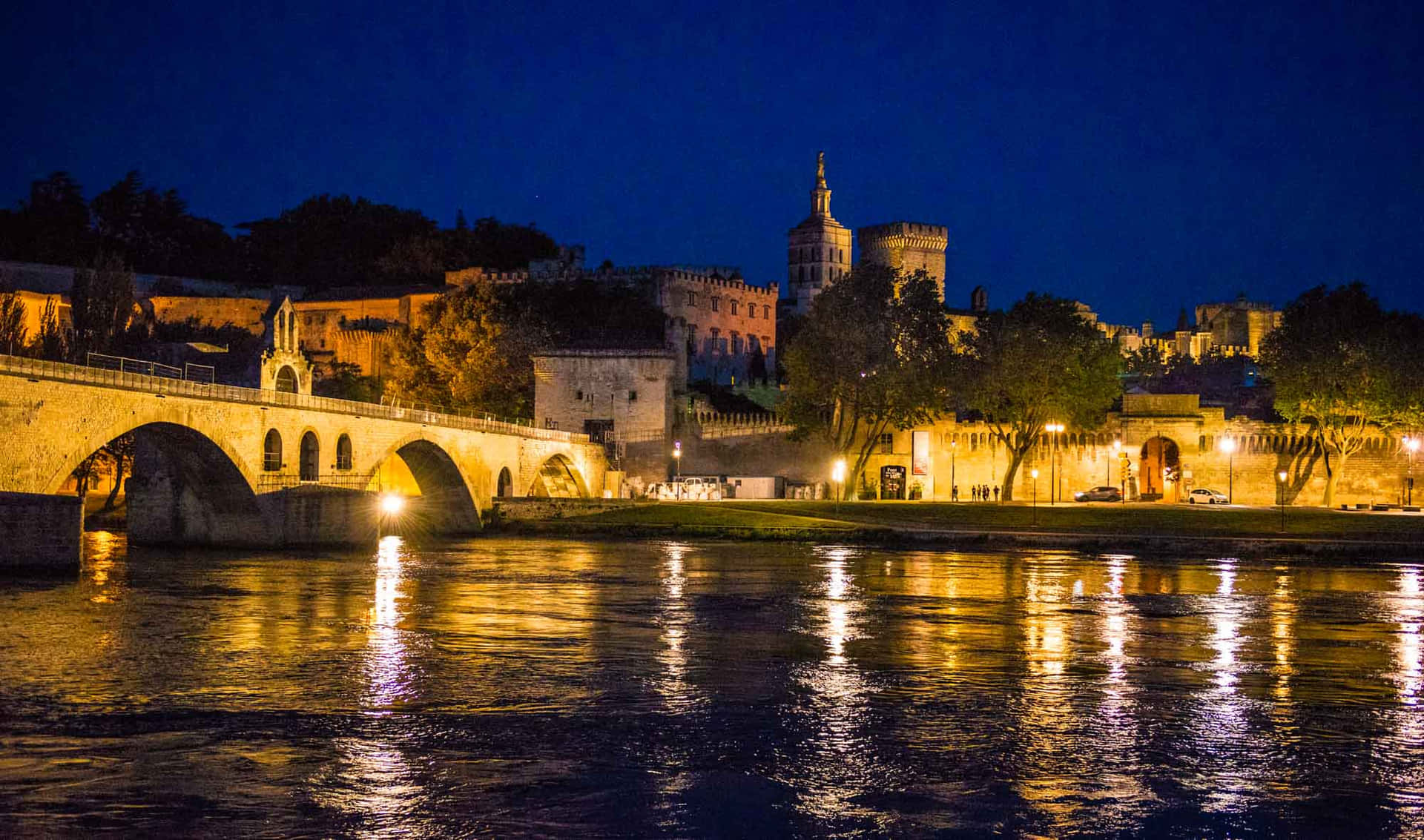 Avignon Wallpapers