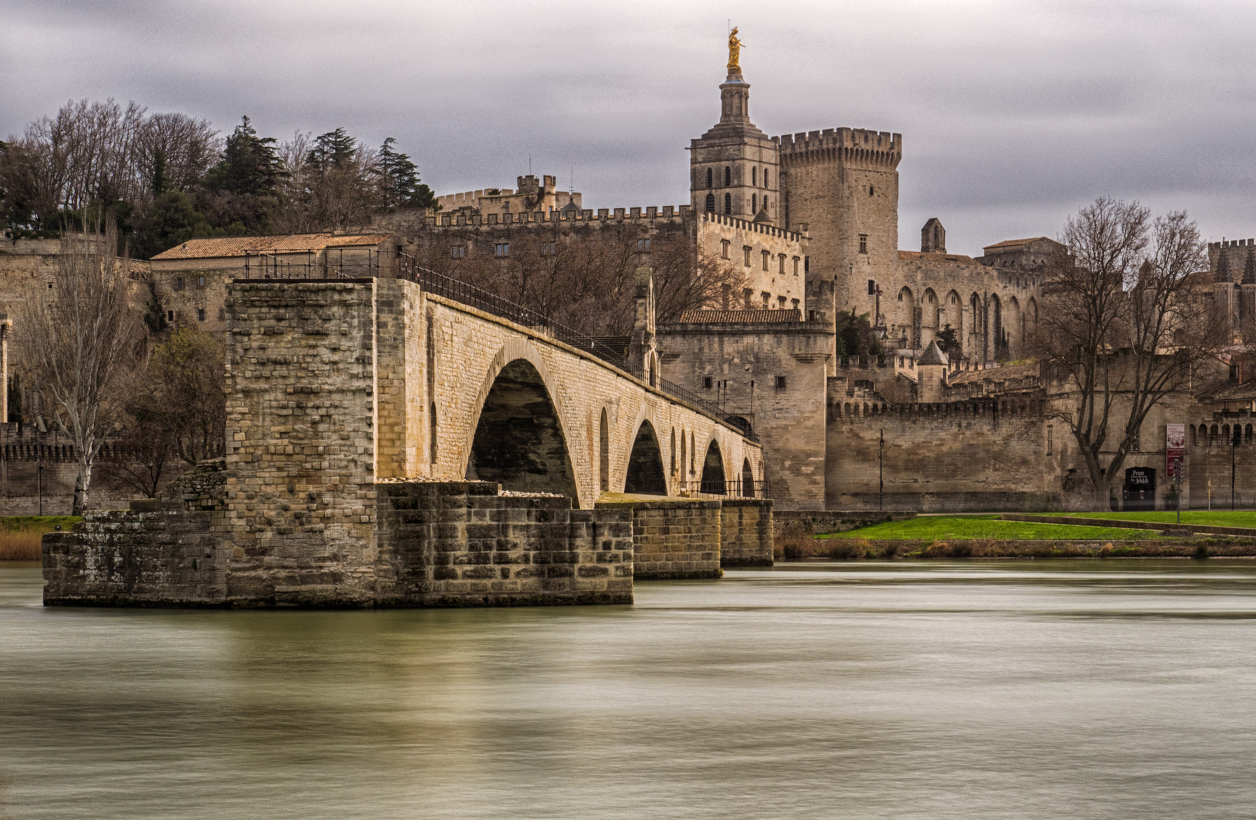 Avignon Wallpapers