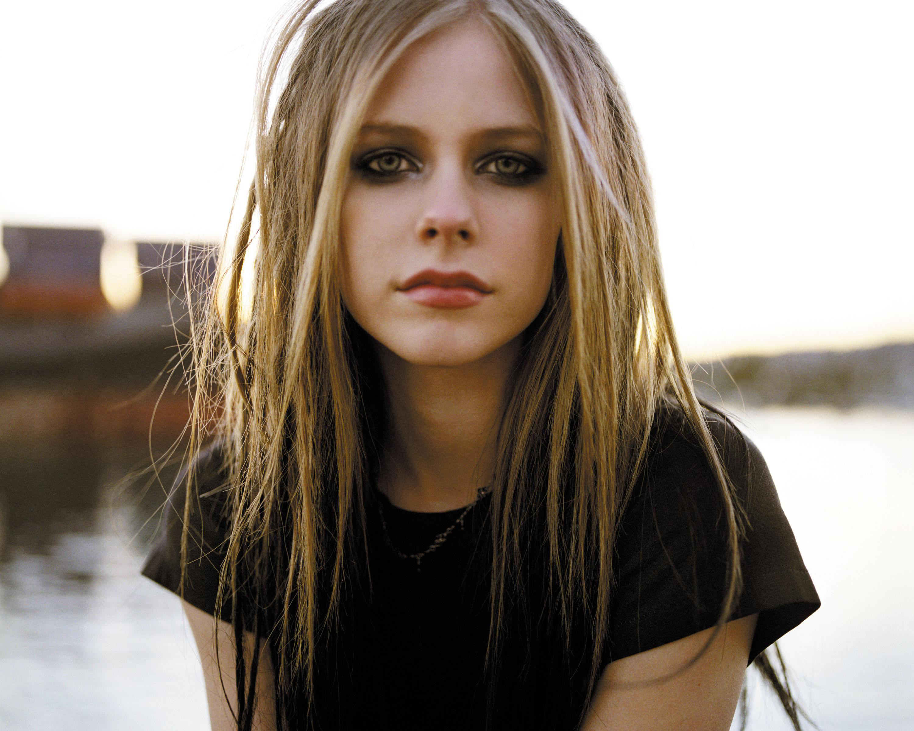 Avril Lavigne Wallpapers