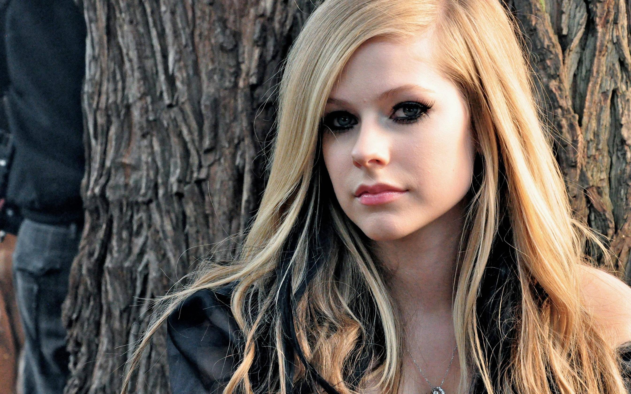 Avril Lavigne Wallpapers